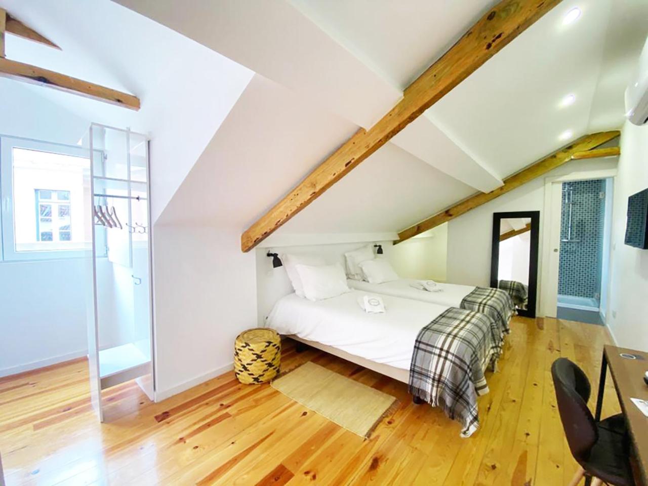 Deluxe Twin Room - Photo 4