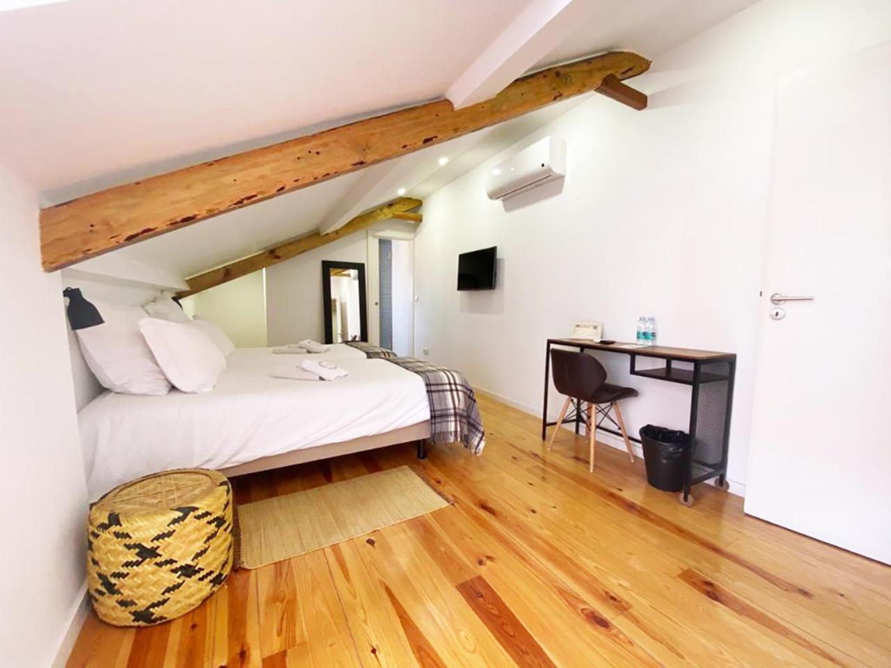 Deluxe Twin Room - Photo 2