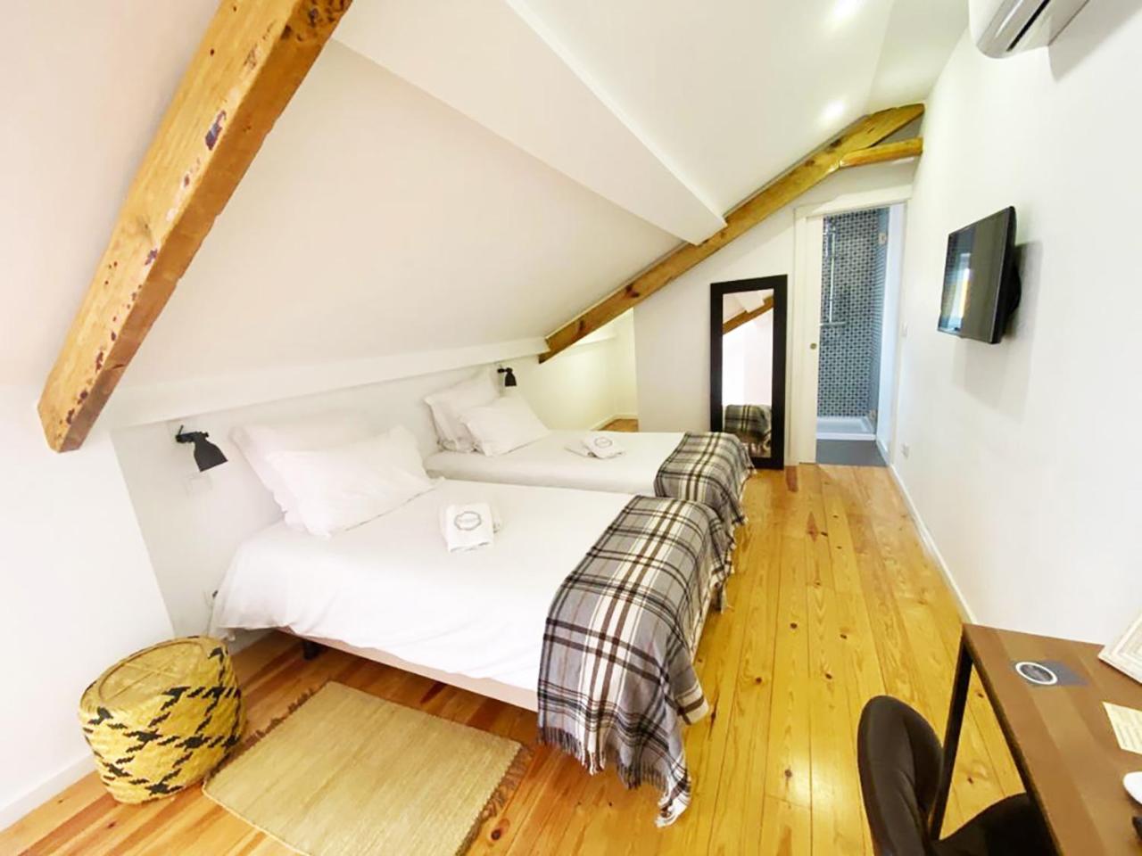 Deluxe Twin Room - Photo 1