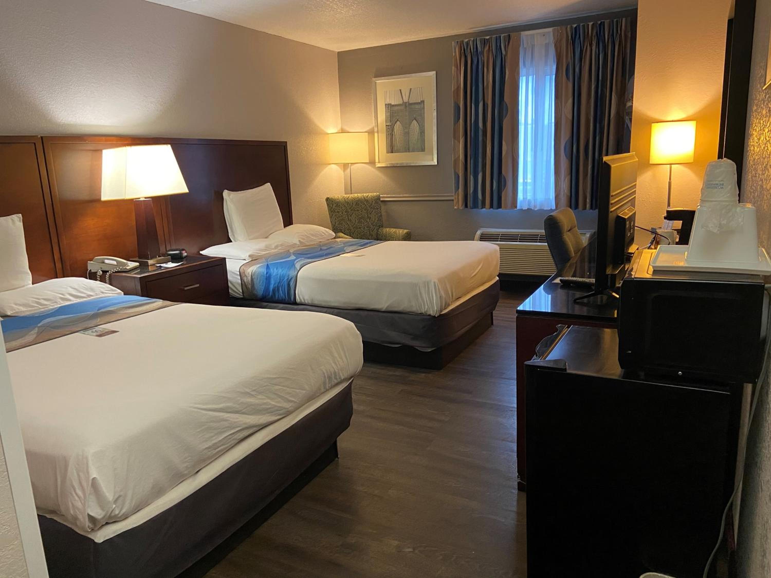 Double Room with Two Double Beds - Non-Smoking - Photo 3