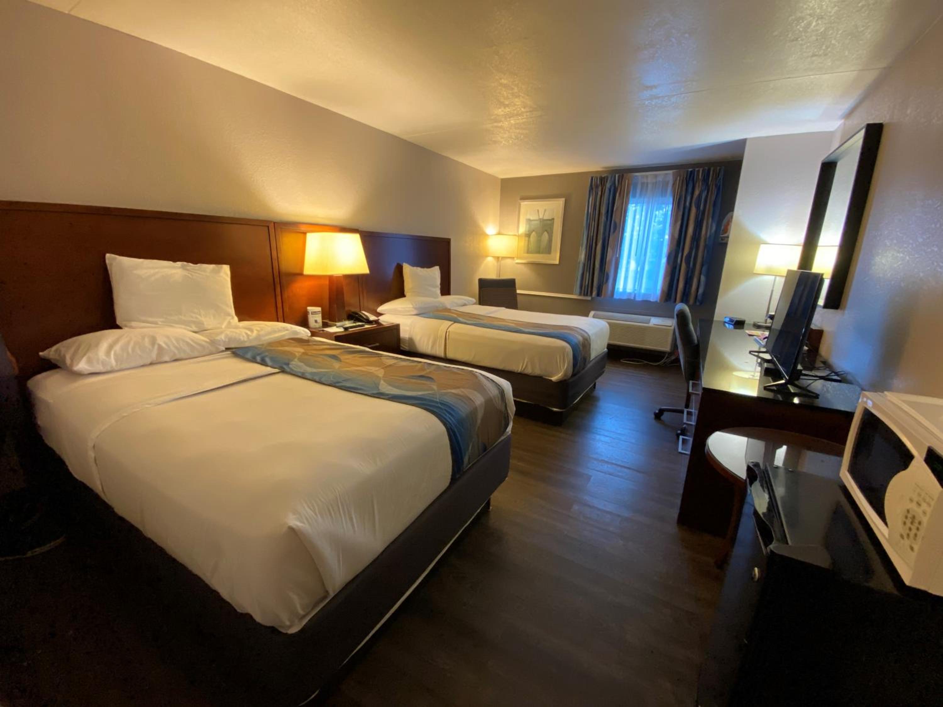 Double Room with Two Double Beds - Non-Smoking - Photo 1