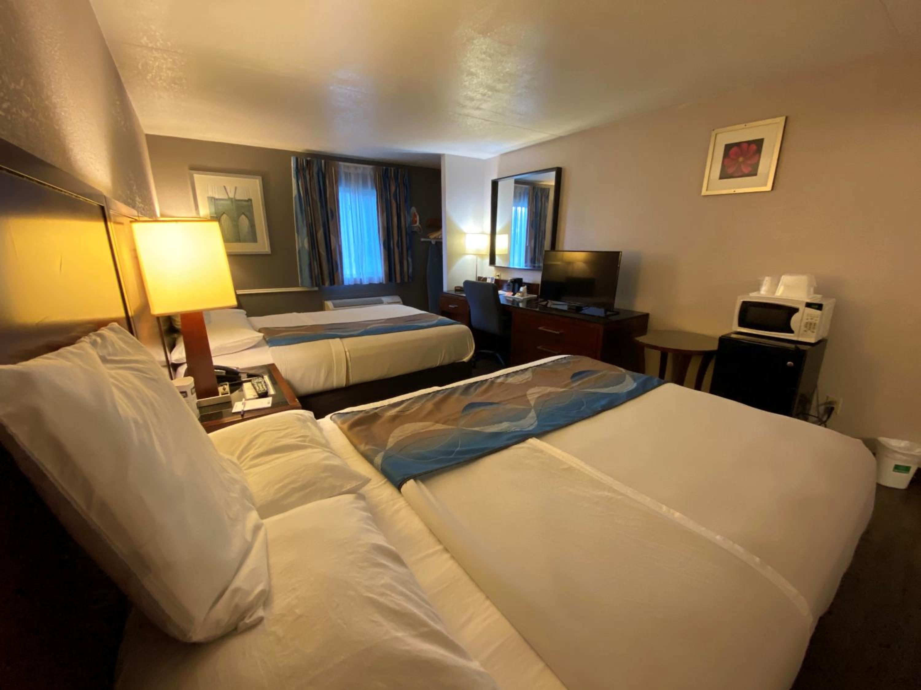 Double Room with Two Double Beds - Non-Smoking - Photo 5
