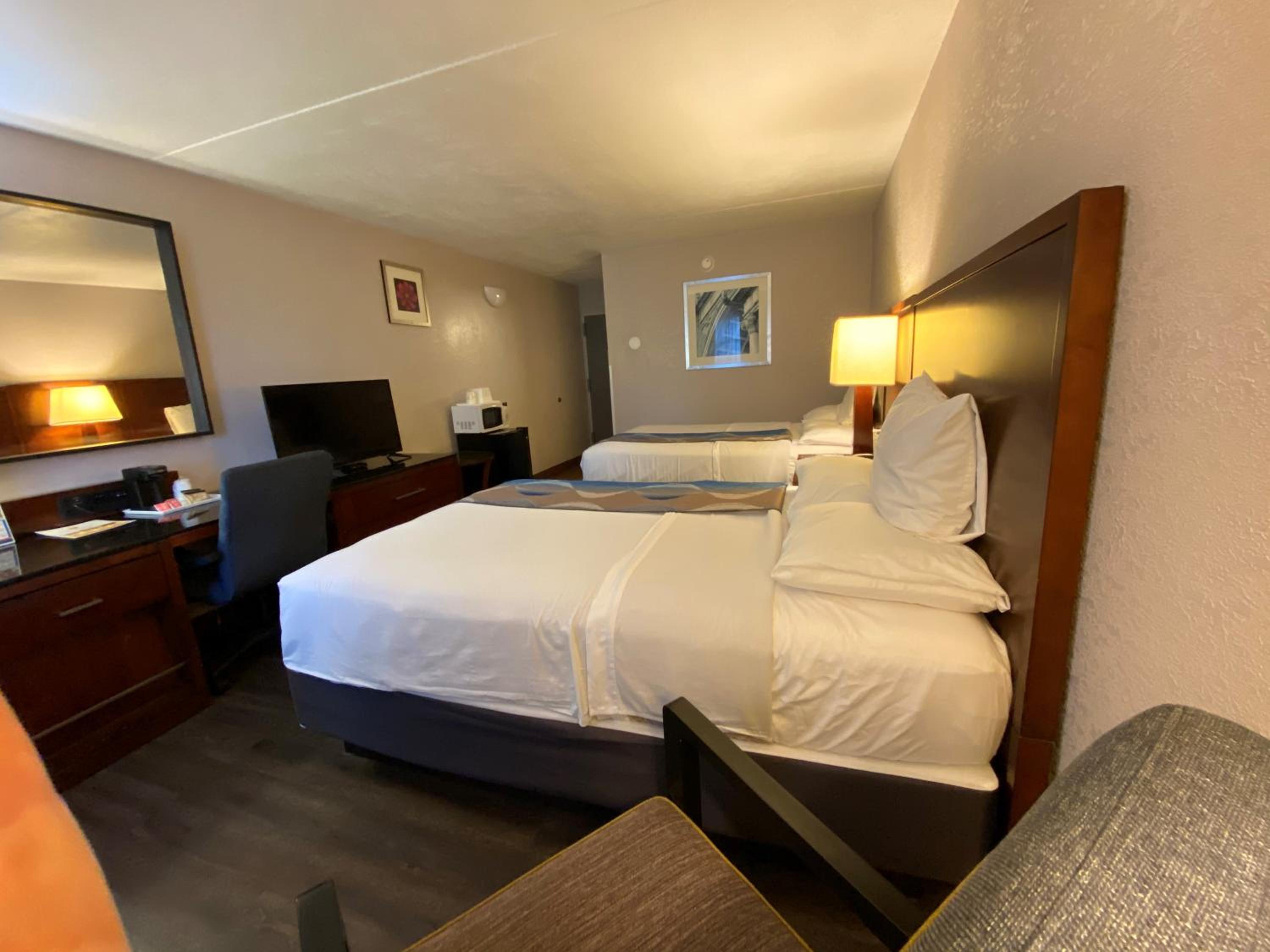 Double Room with Two Double Beds - Non-Smoking - Photo 6