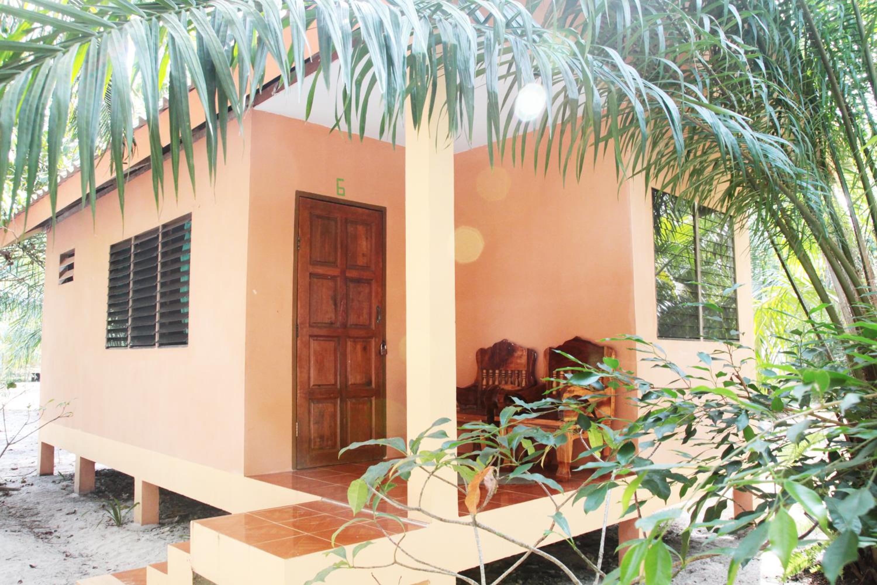 Bungalow with Garden View photo 2
