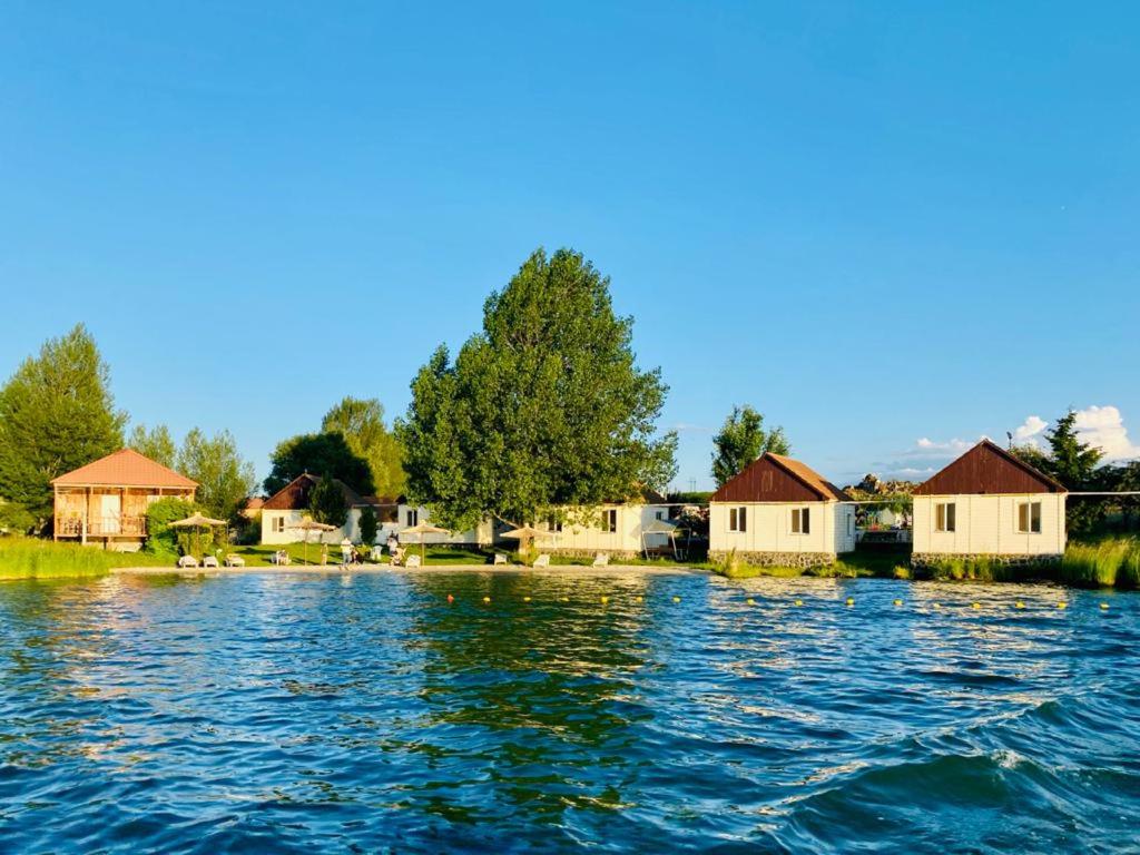 Deluxe Two-Bedroom Cottage