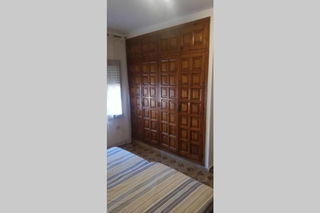 Five-Bedroom House - Photo 37