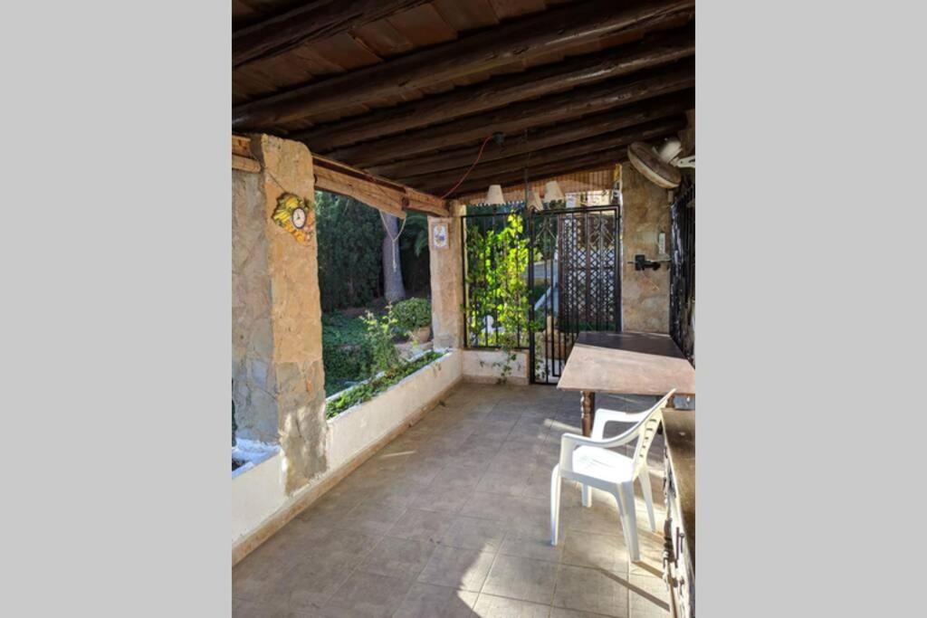 Five-Bedroom House - Photo 38