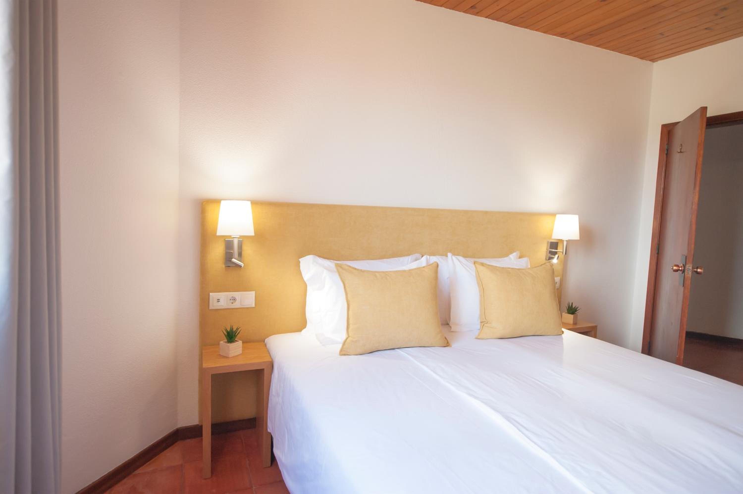 Large Double or Twin Room photo 1