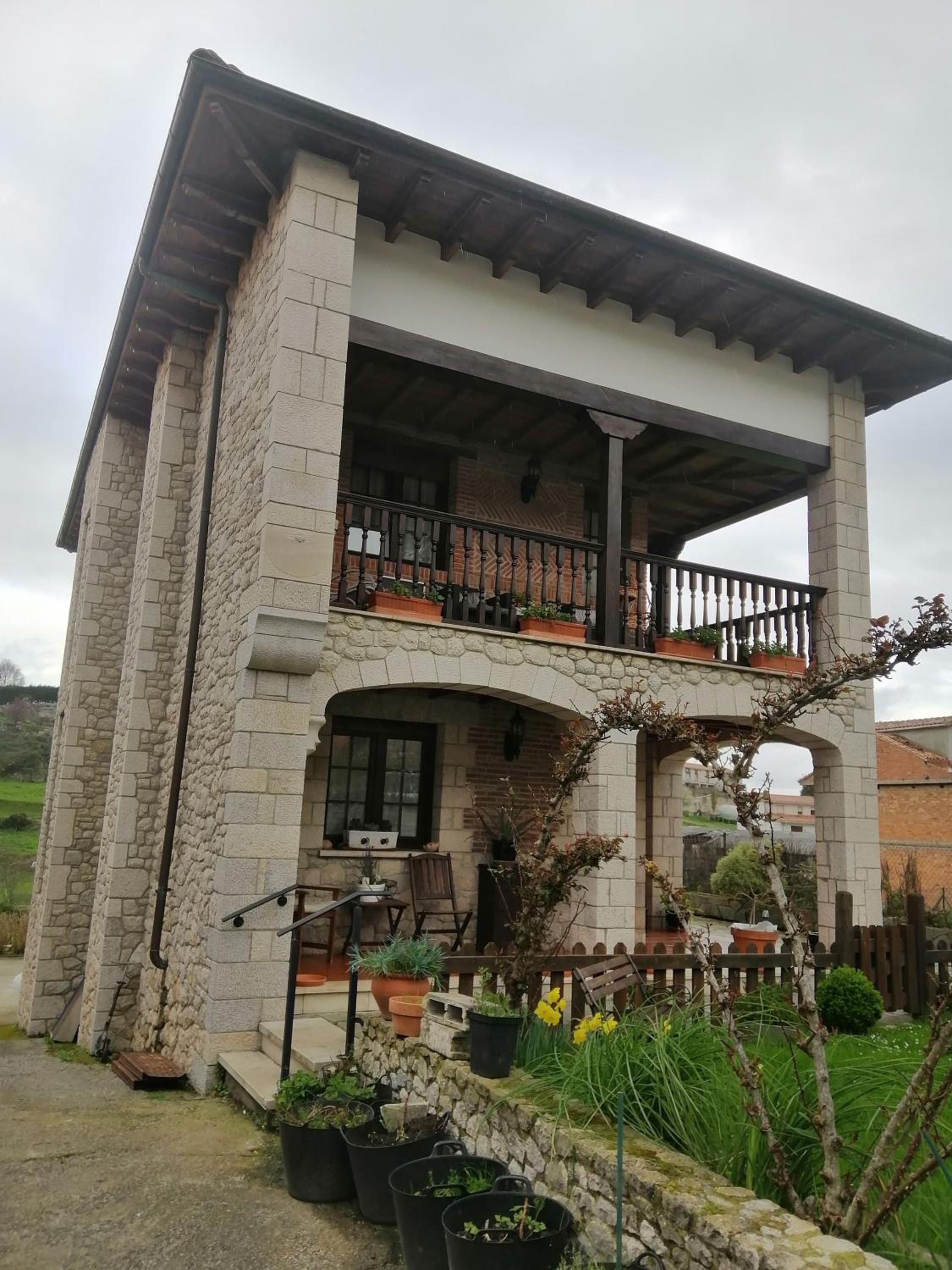 Four-Bedroom House photo 2