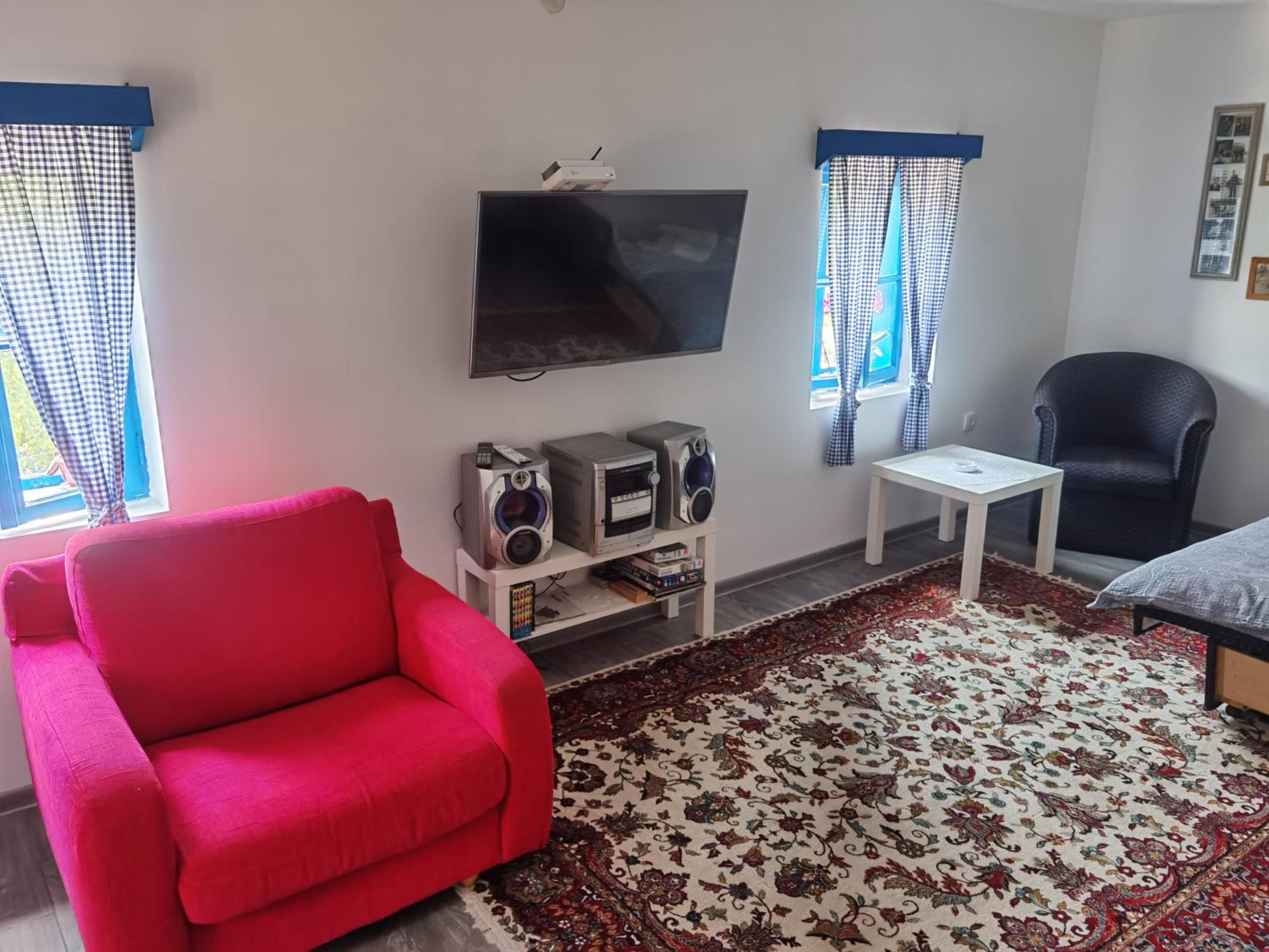 One-Bedroom House photo 1