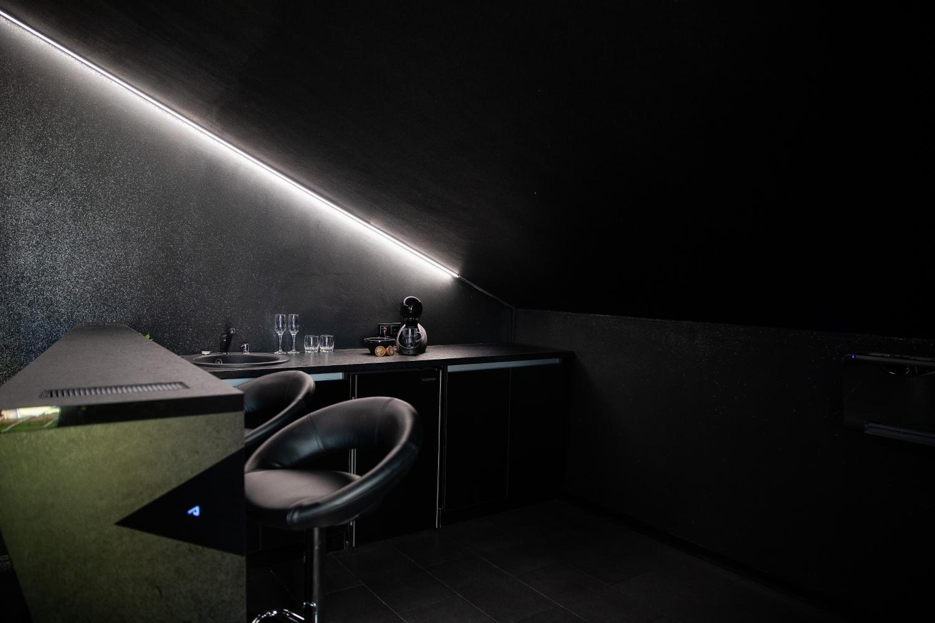 One-Bedroom Apartment - Photo 27