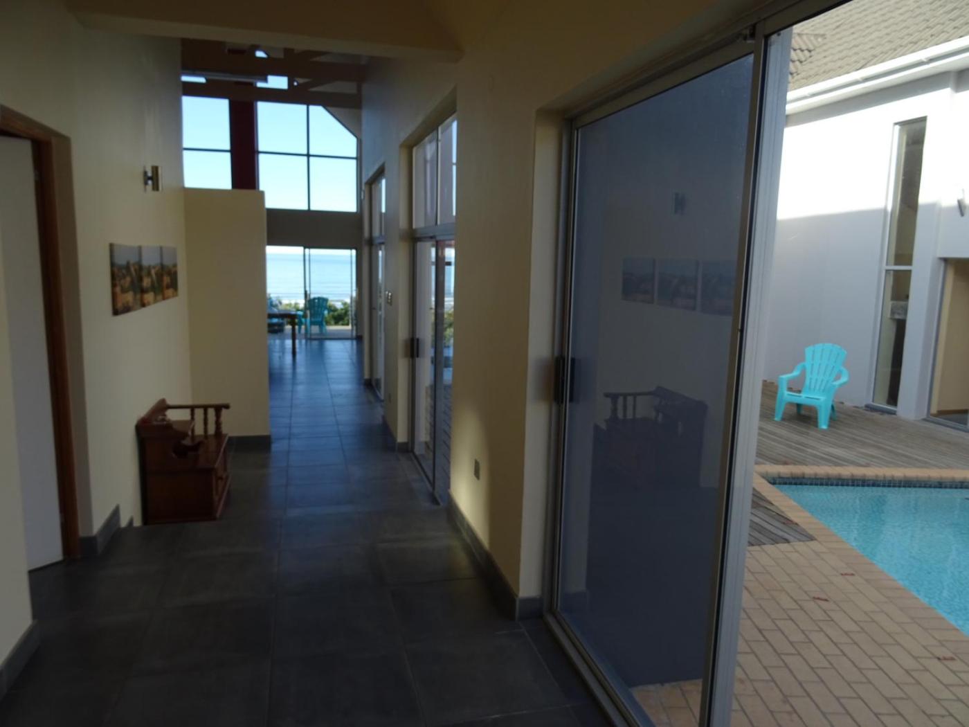 Villa photo 1