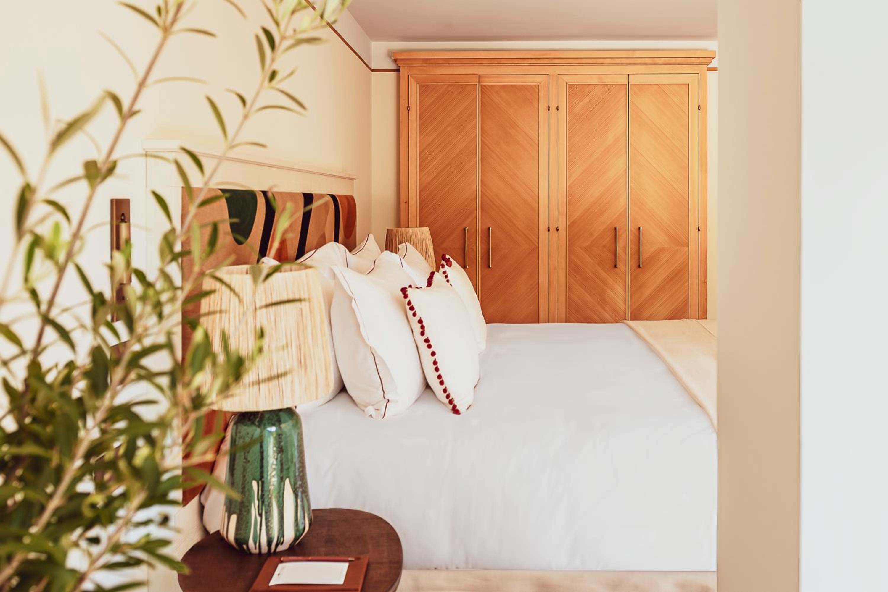 Deluxe Junior Suite - Double or Twin - Photo 4