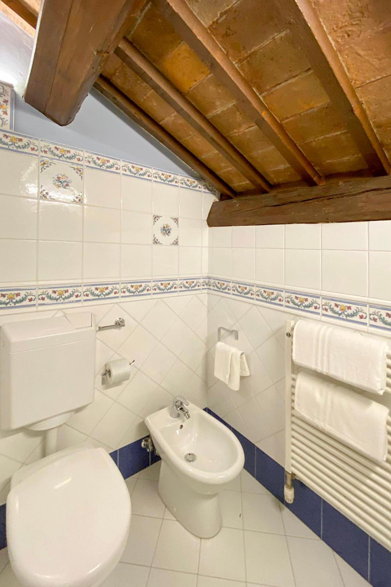 Double Room - Attic - Photo 14