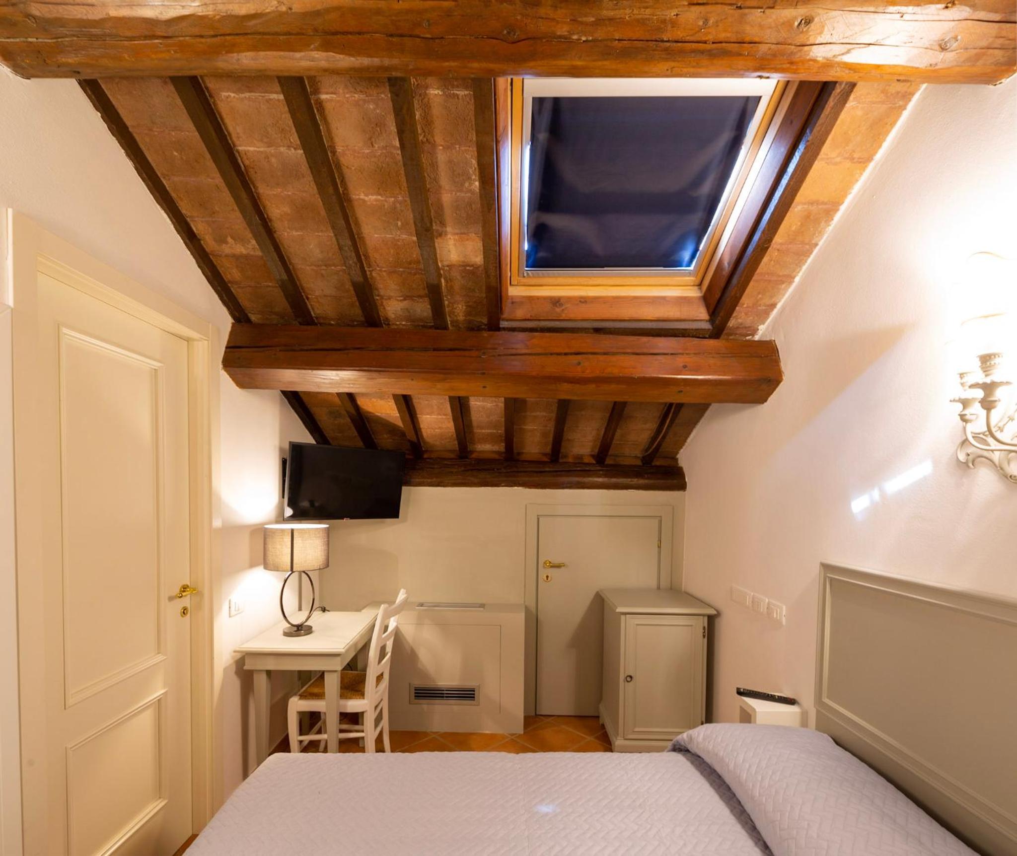 Double Room - Attic - Photo 3