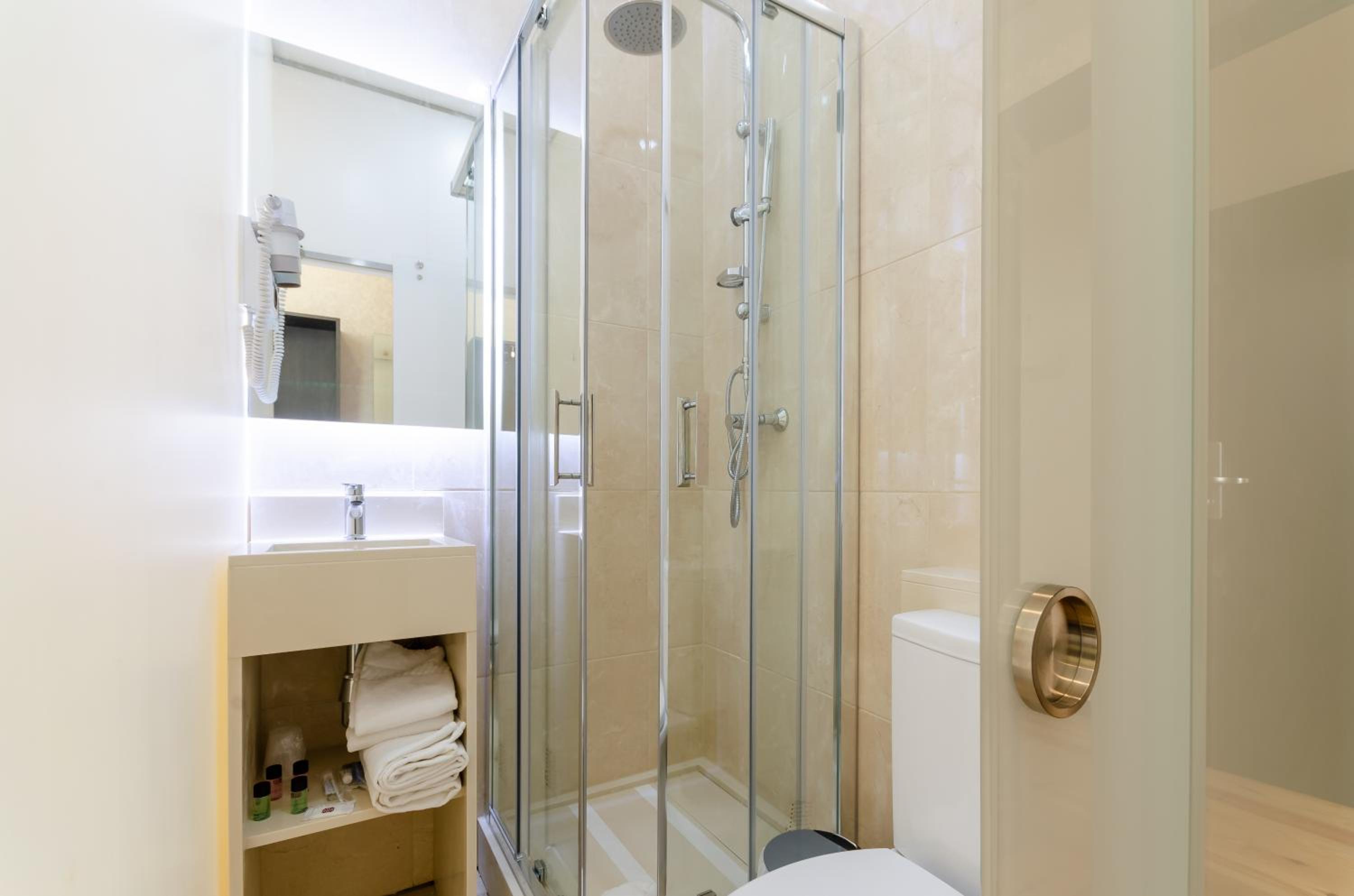 Superior Double Room - Photo 8
