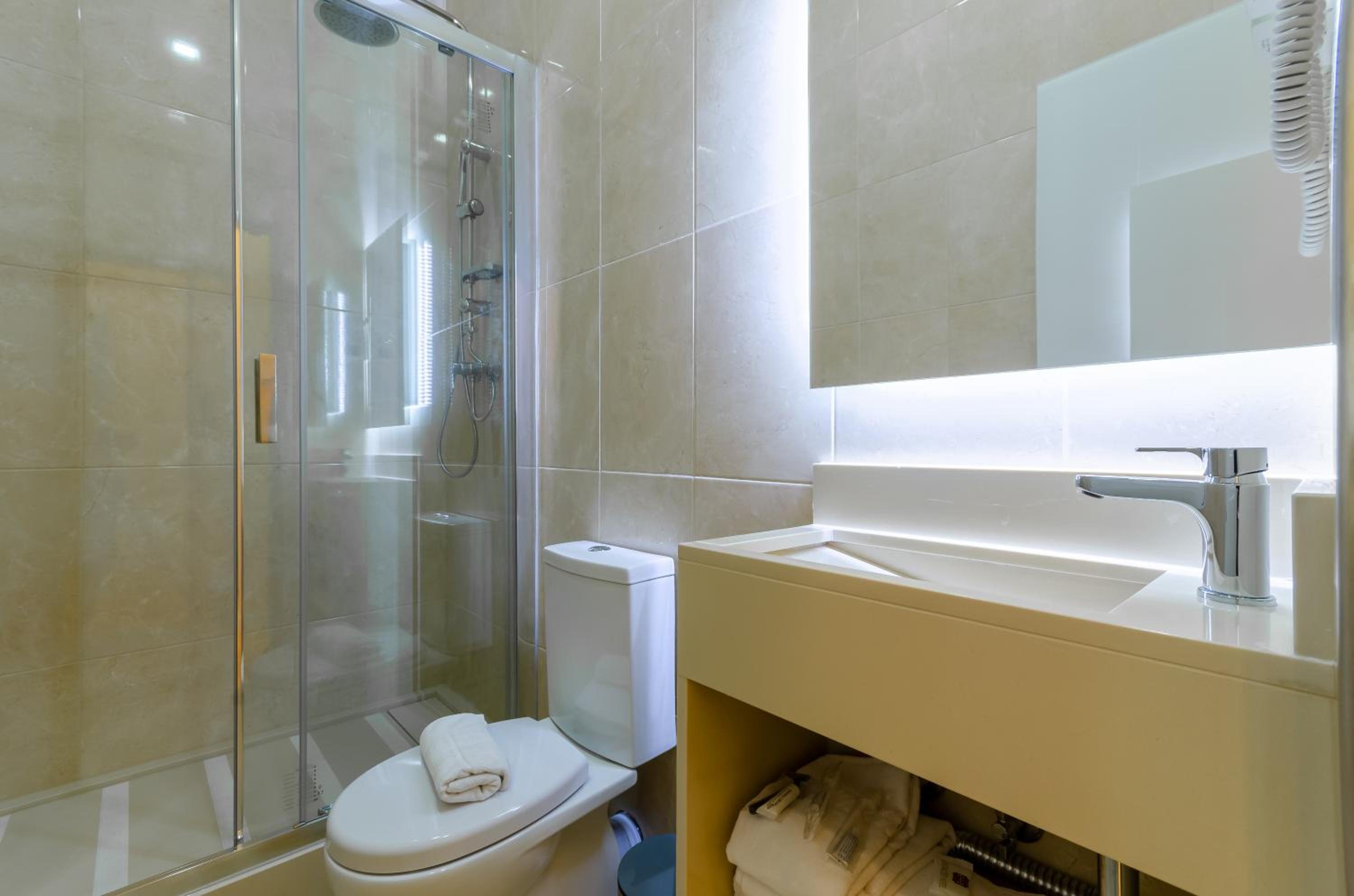 Superior Double Room - Photo 21