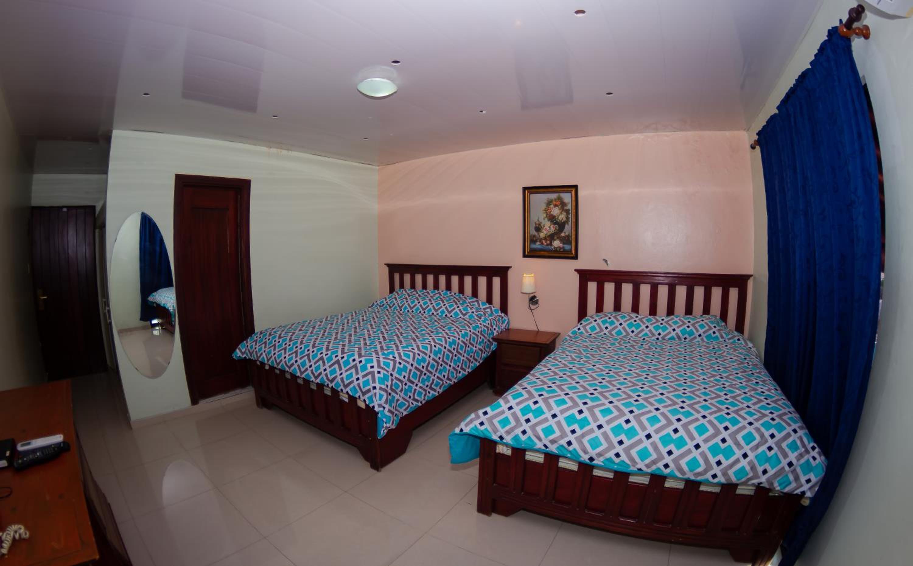Queen Room with Two Queen Beds photo 1