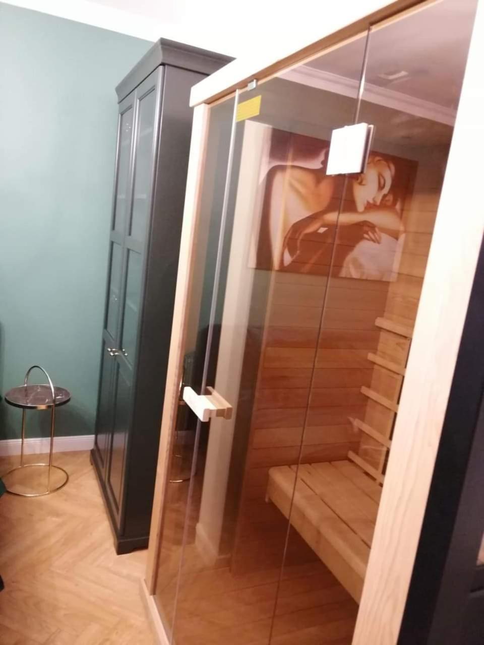 One-Bedroom Apartment - Photo 3