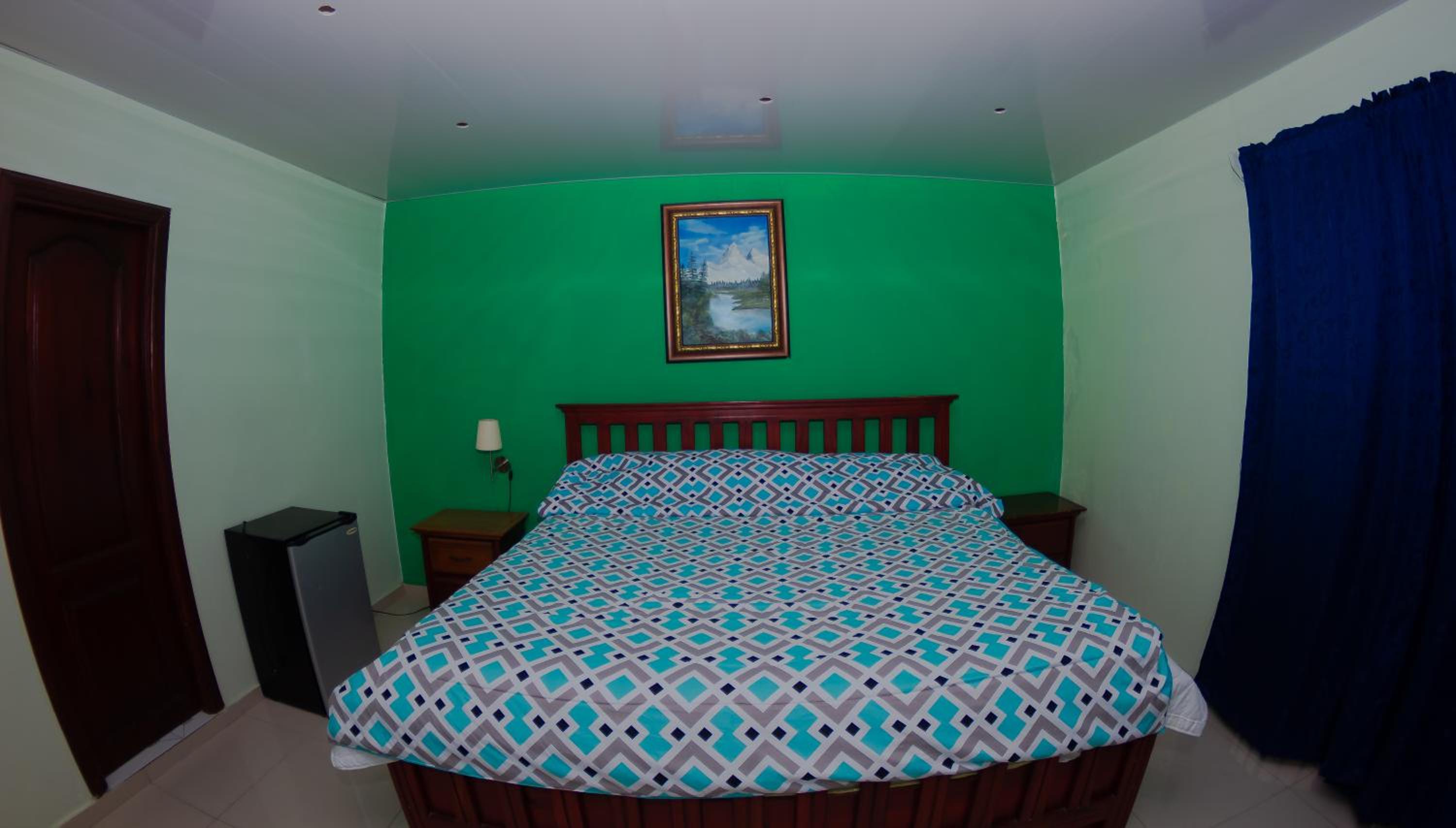 Queen Room photo 1