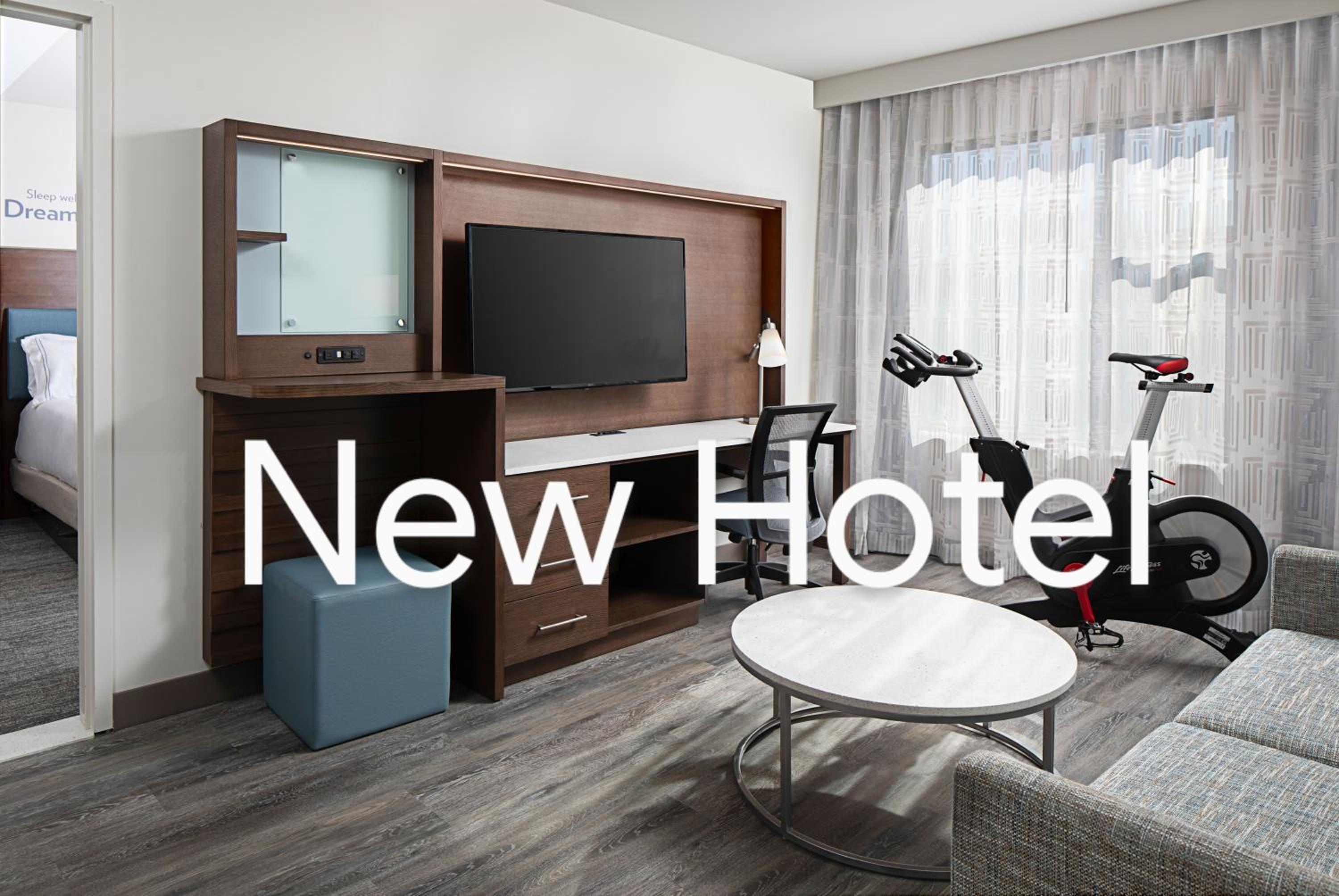 King Suite with Sofa Bed - Photo 10