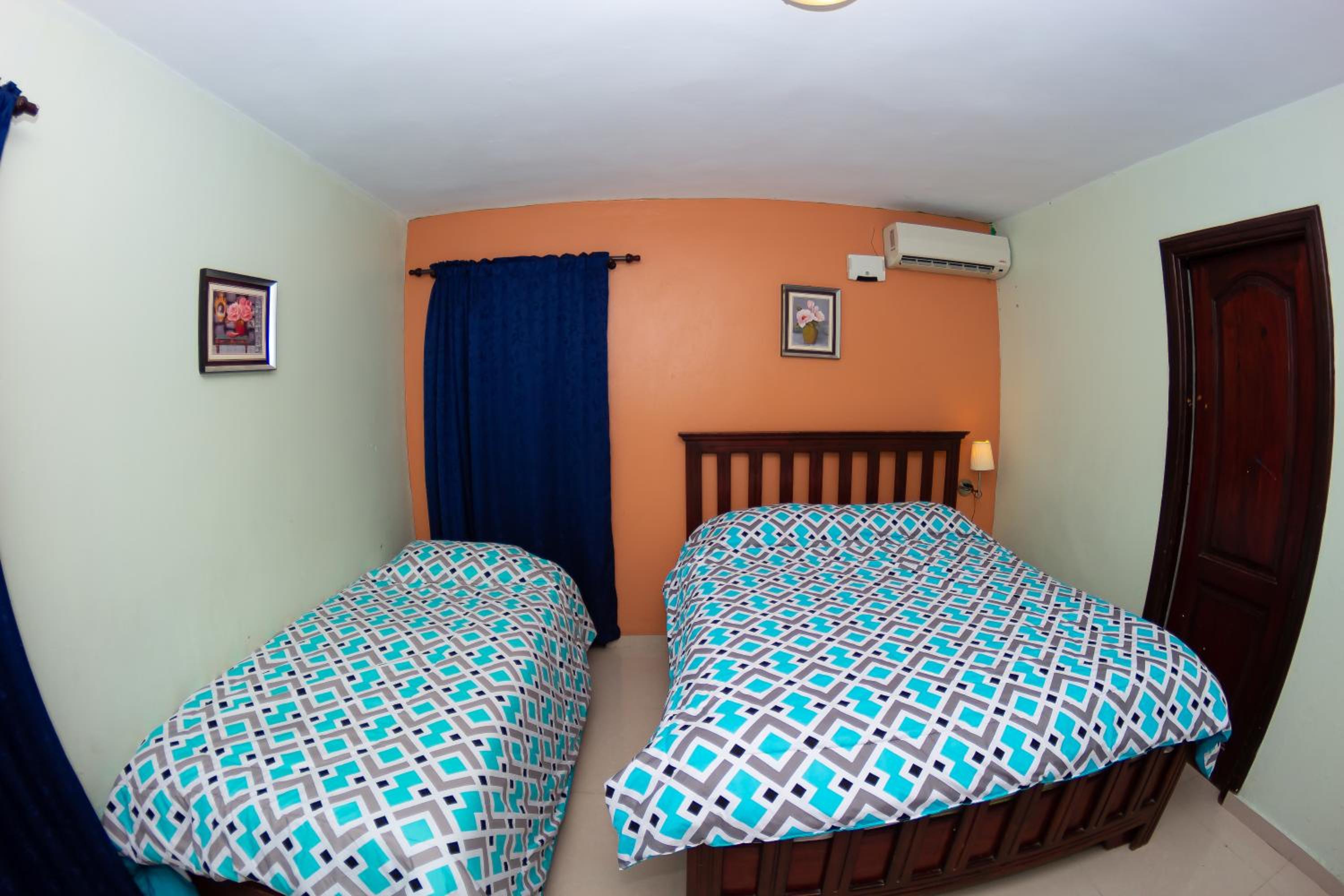 Double Room Queen / Twin photo 1