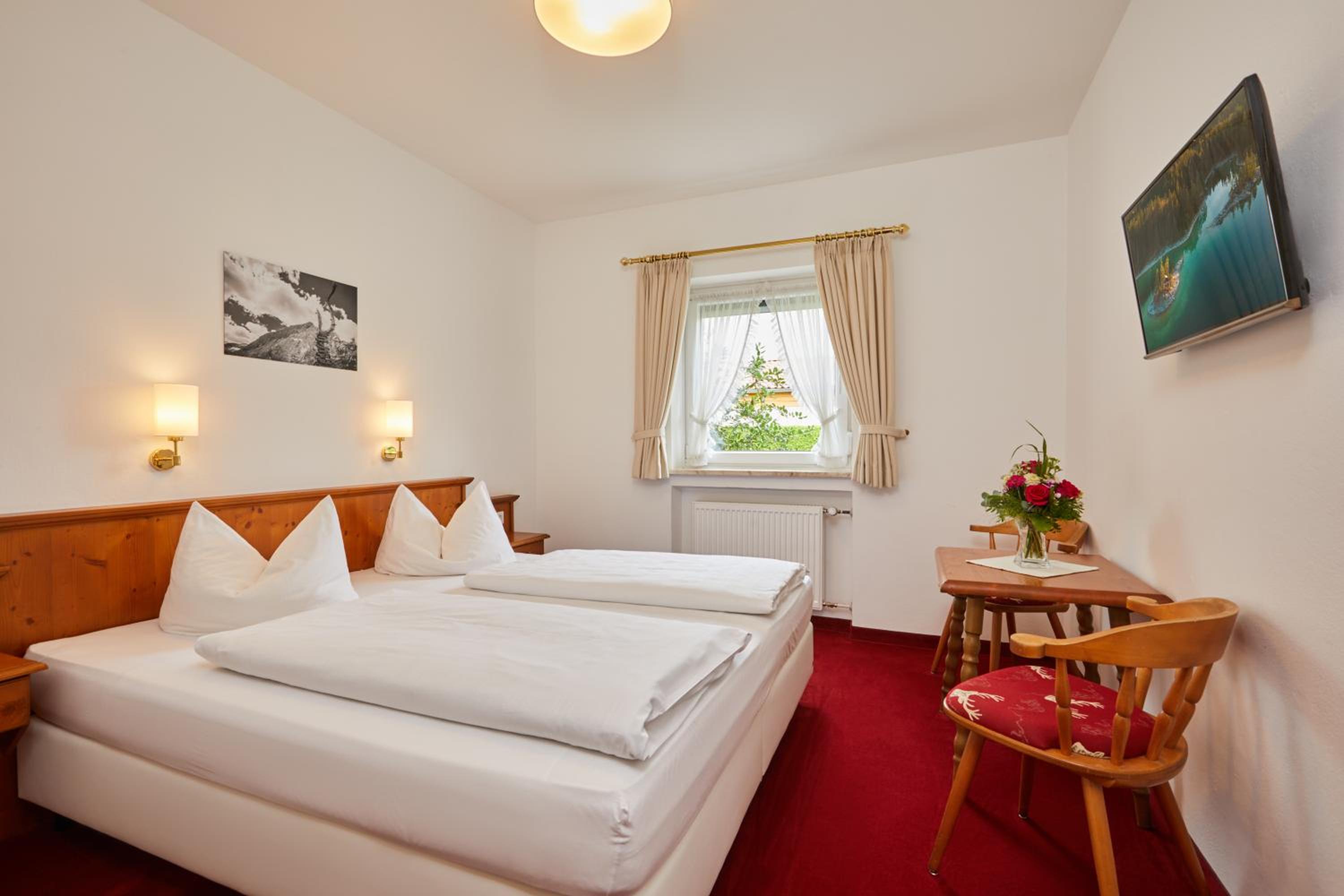 Budget Double Room photo 1