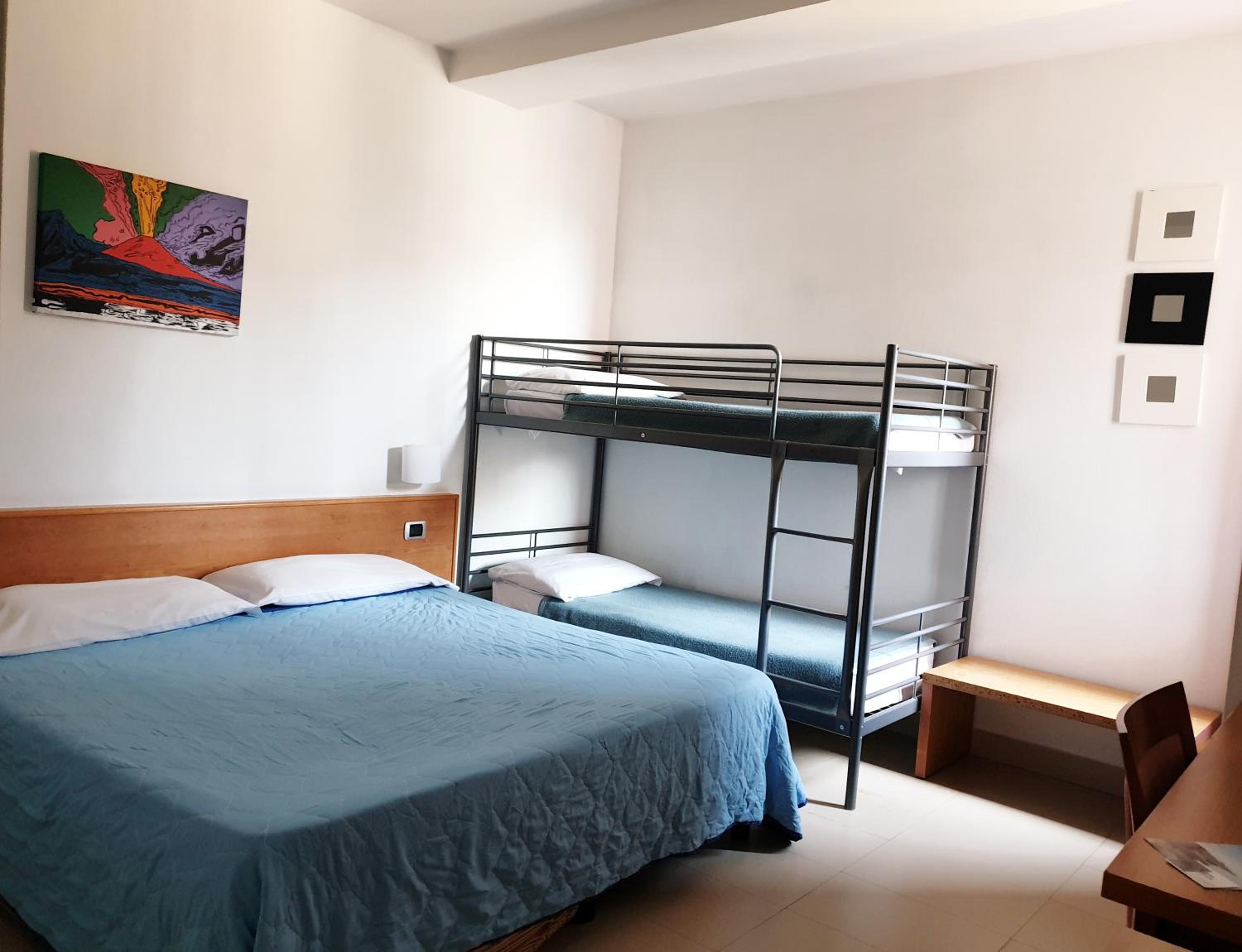 Quadruple Room with Private Bathroom - Photo 1