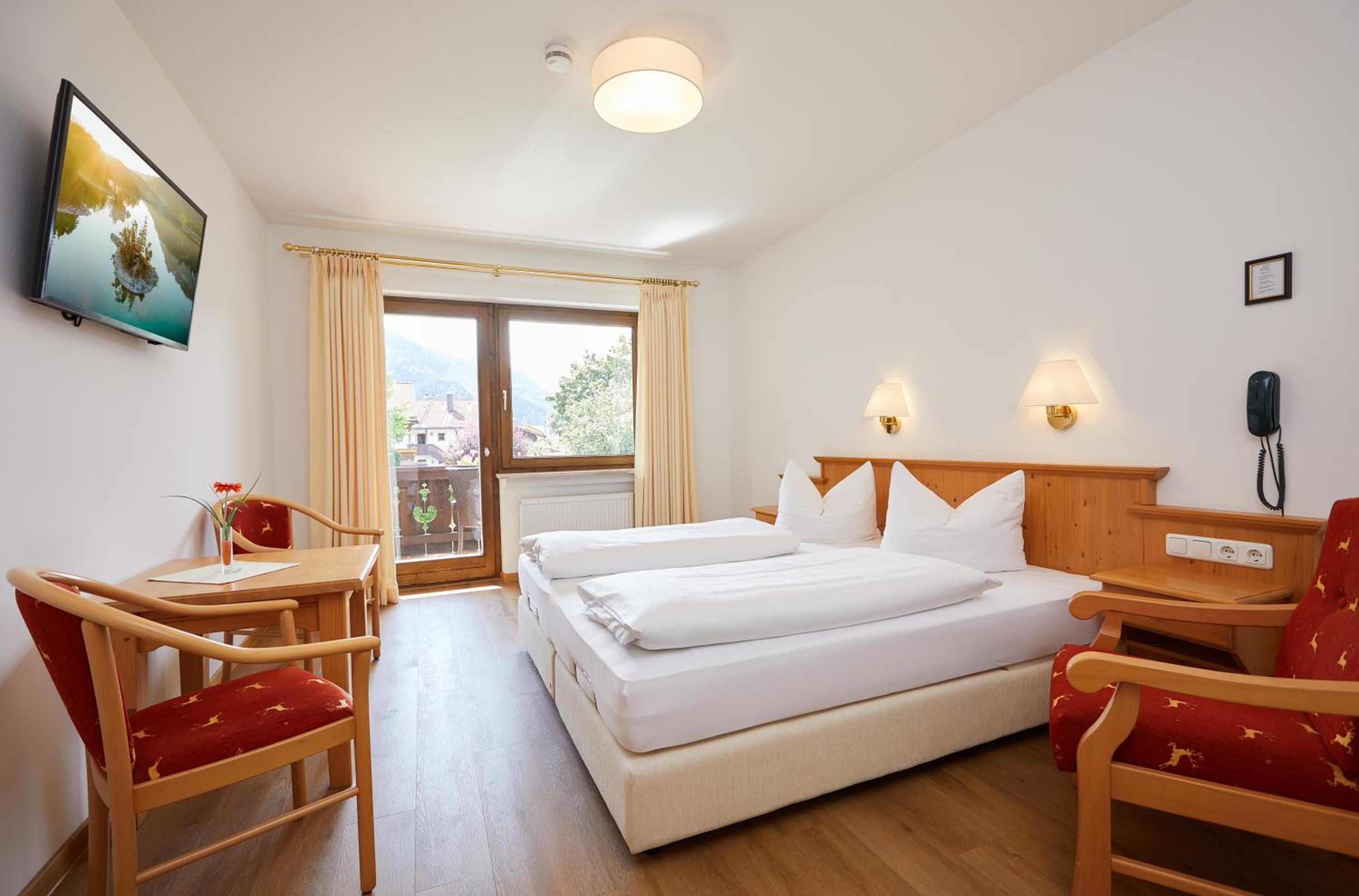 Double Room with Balcony and Mountain View photo 1