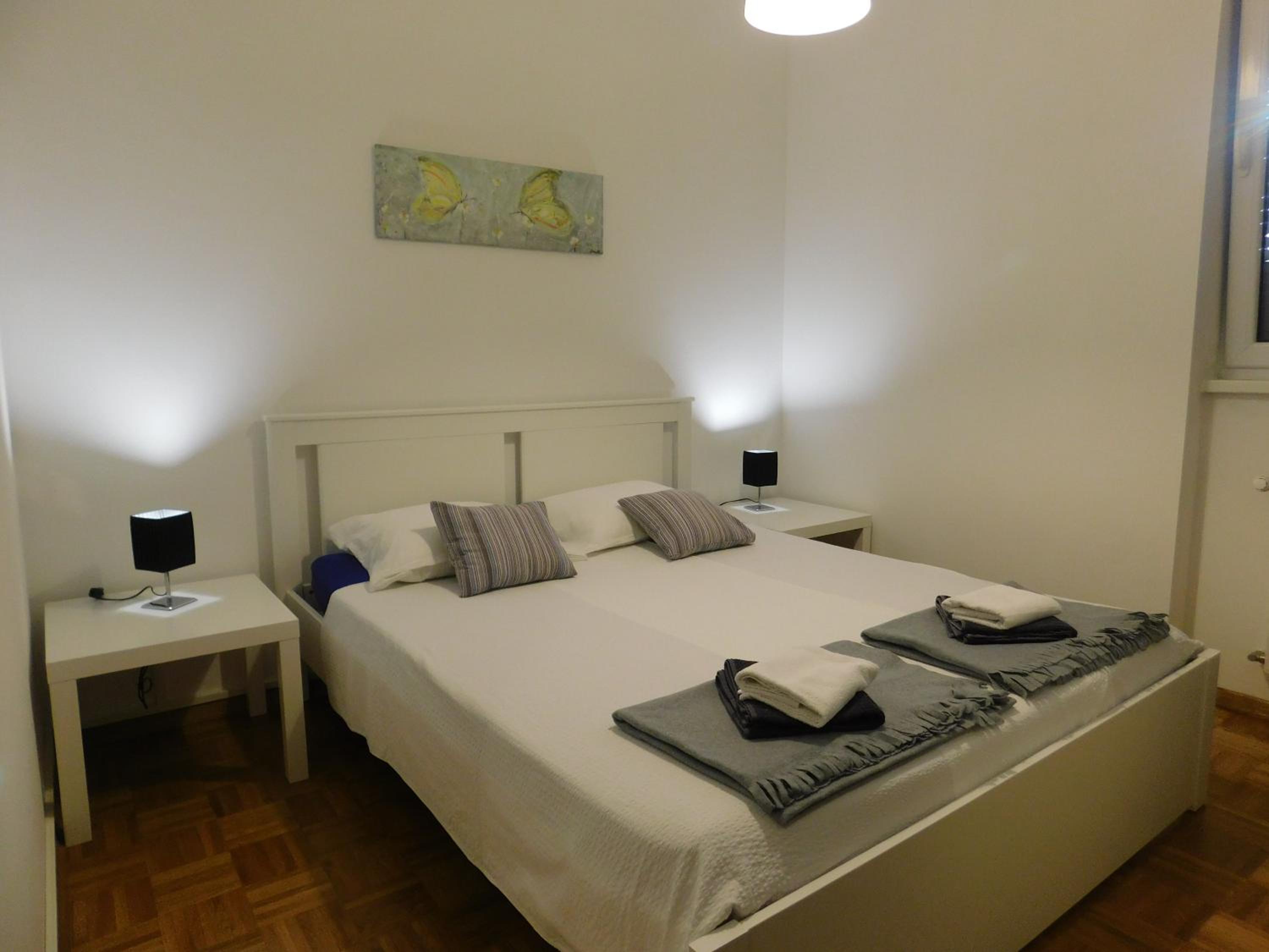 Two-Bedroom Apartment - Photo 2