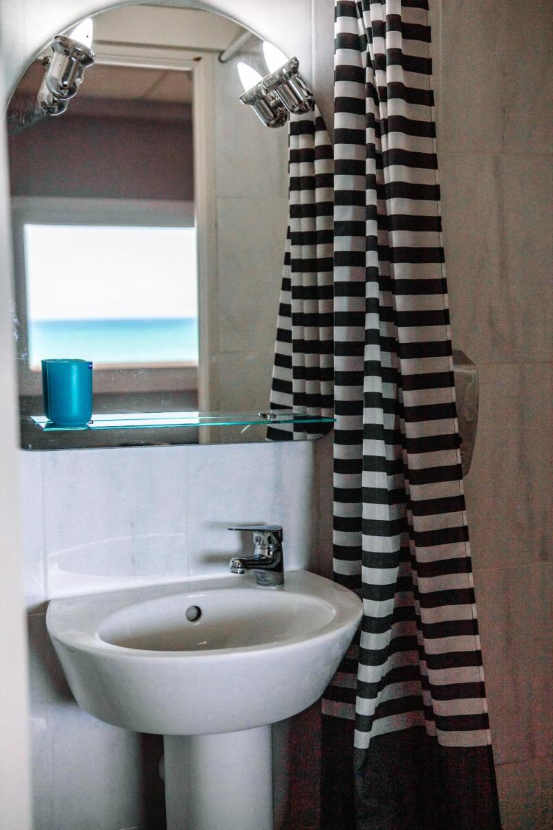 Deluxe Double Room with Side Sea View photo 3