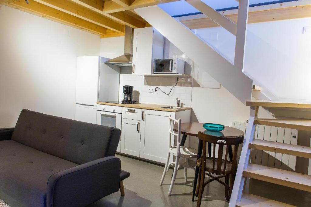 One-Bedroom Apartment - Photo 6