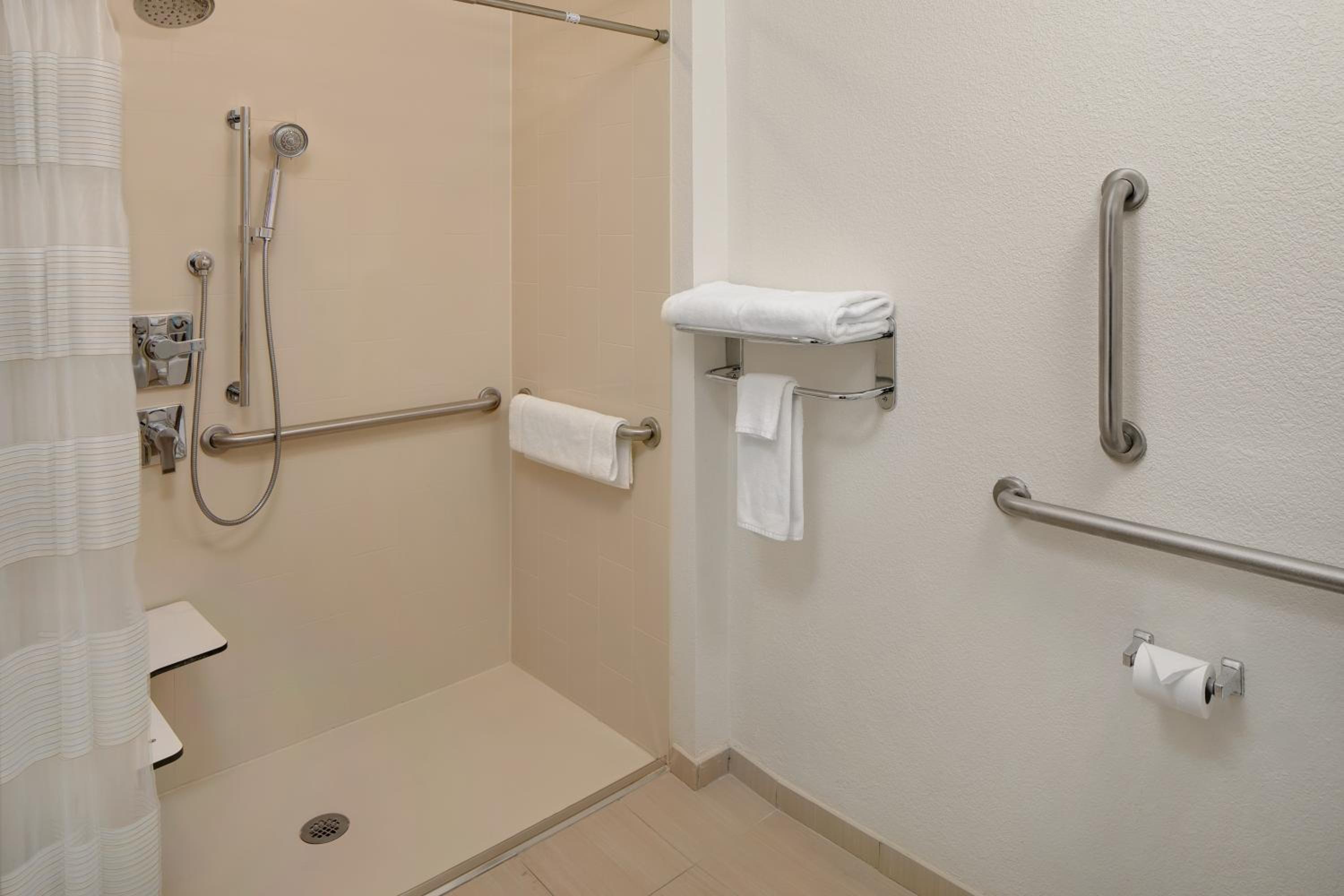 One-Bedroom King Suite - Photo 2
