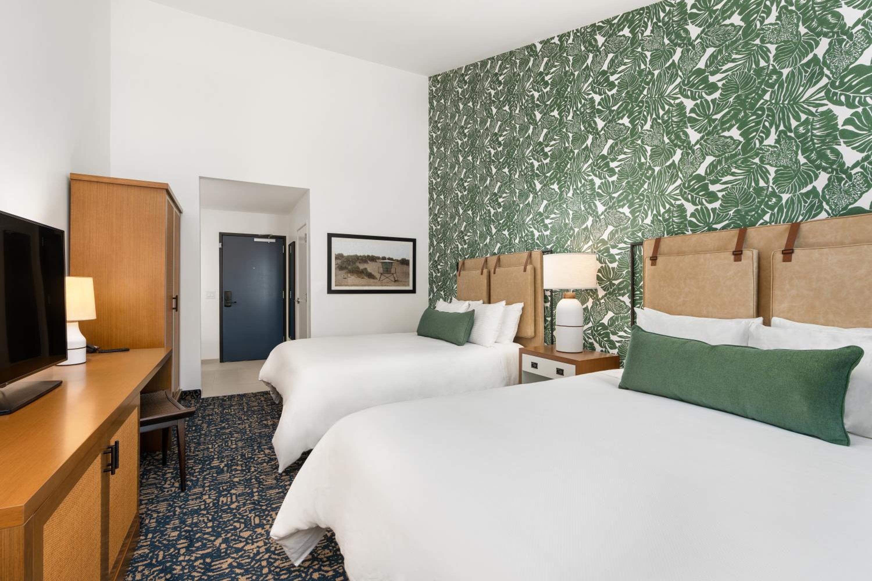 Queen Room with Two Queen Beds photo 1