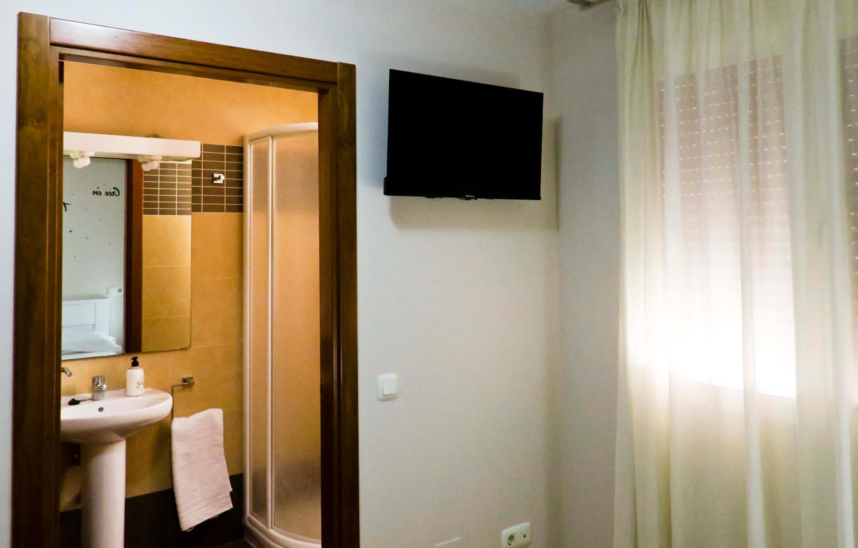 Single Room with Shower photo 2