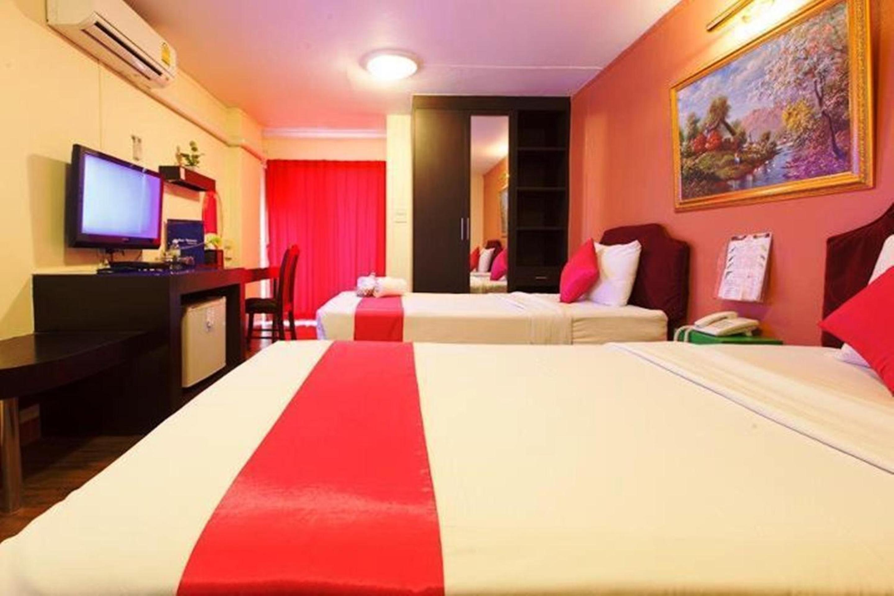 Deluxe Twin Room photo 2
