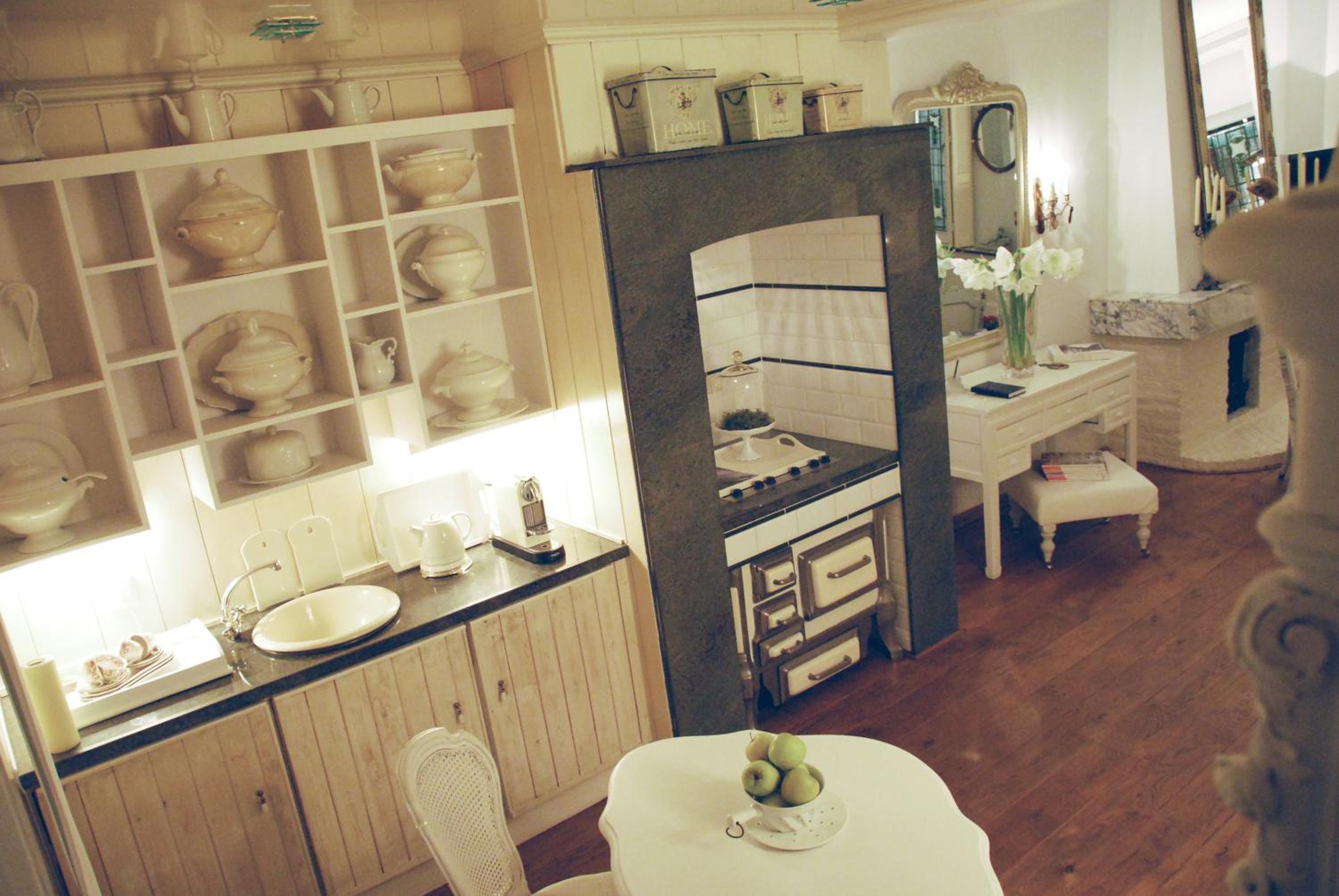Suite - Photo 4