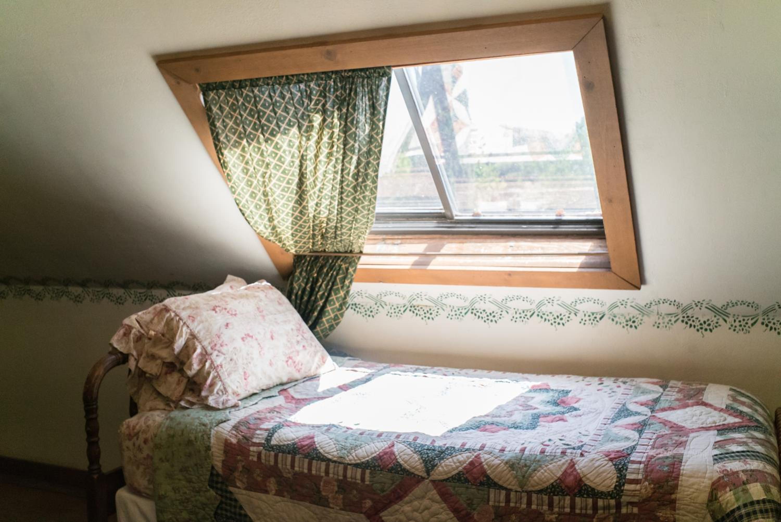 Triple Room with Private Bathroom - Photo 4