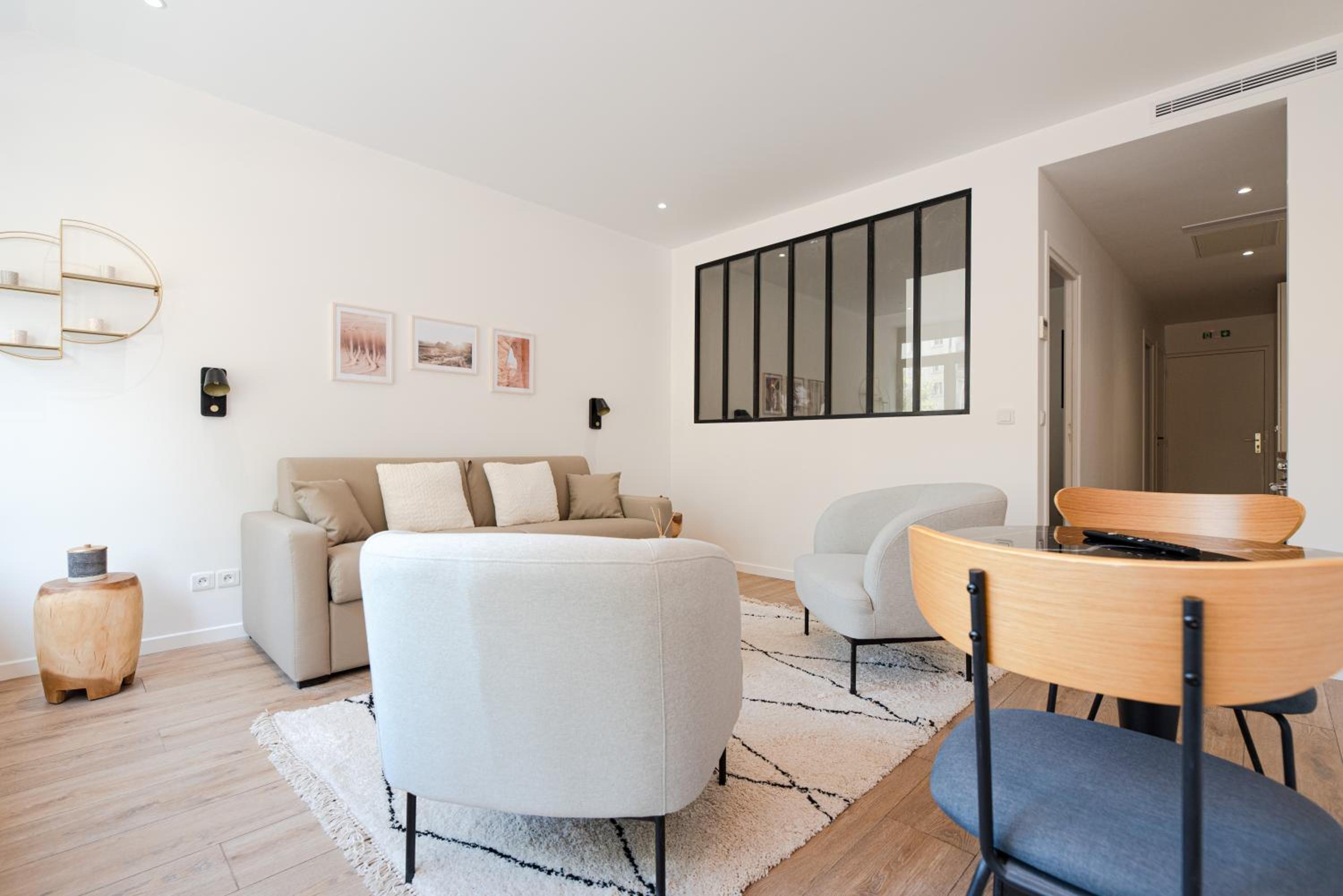 Deluxe Apartment