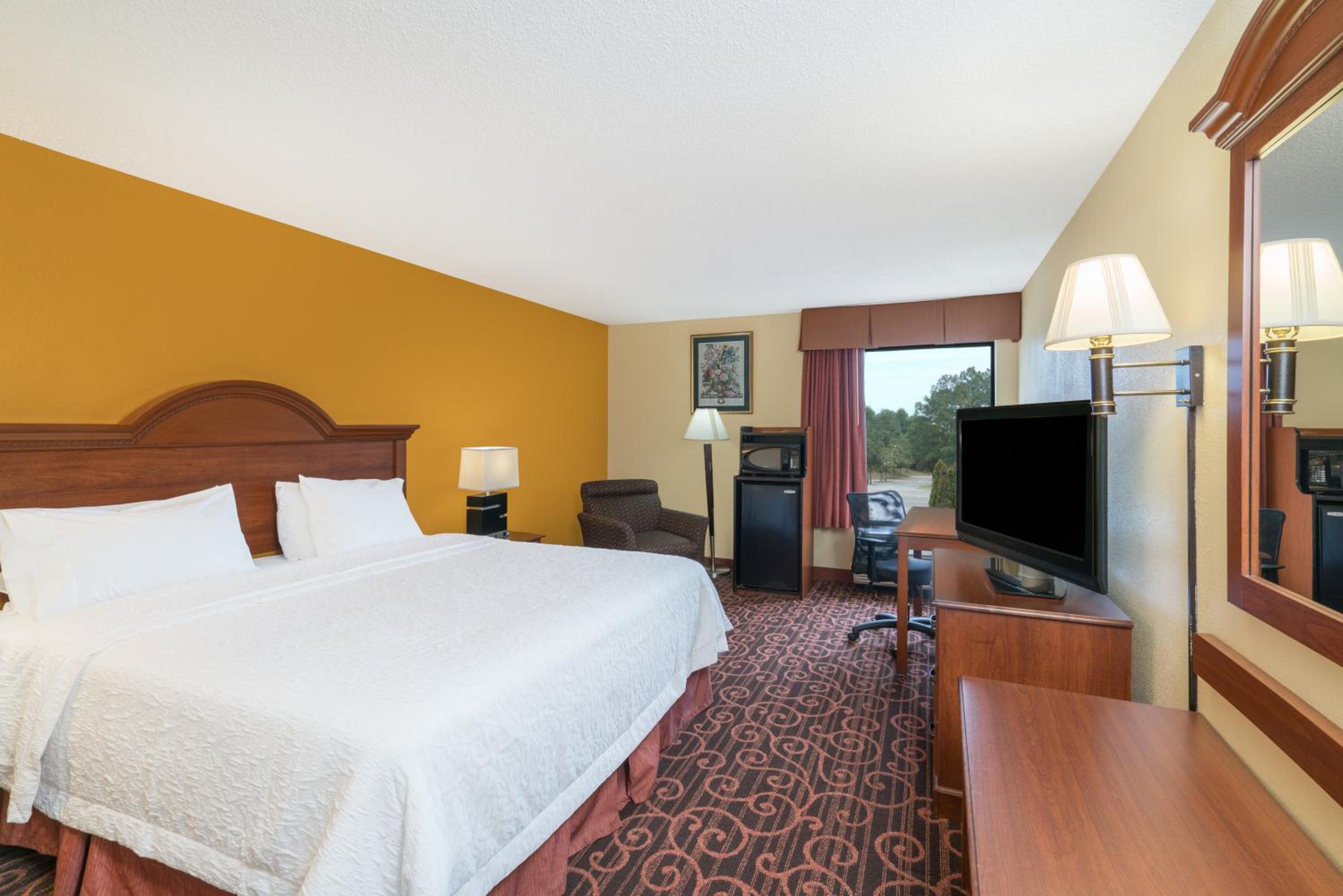 Deluxe King Room - Photo 3