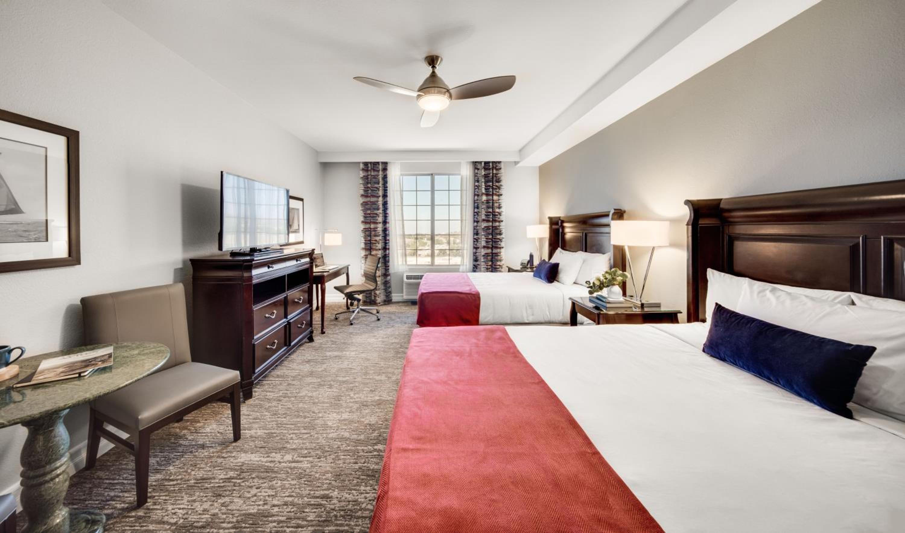 Deluxe Queen Room with Two Queen Beds - Photo 2