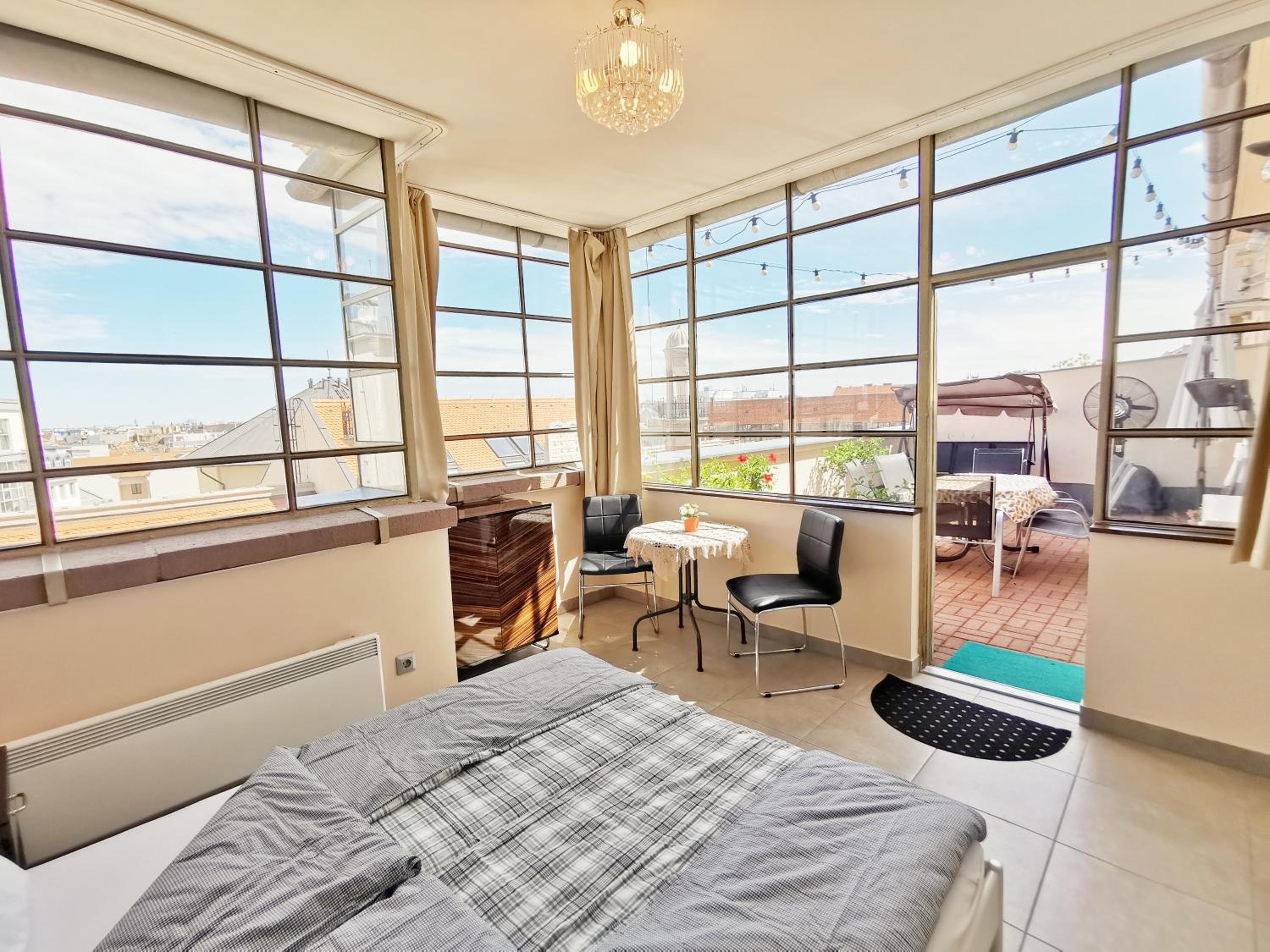 Apartment with Terrace - Photo 16