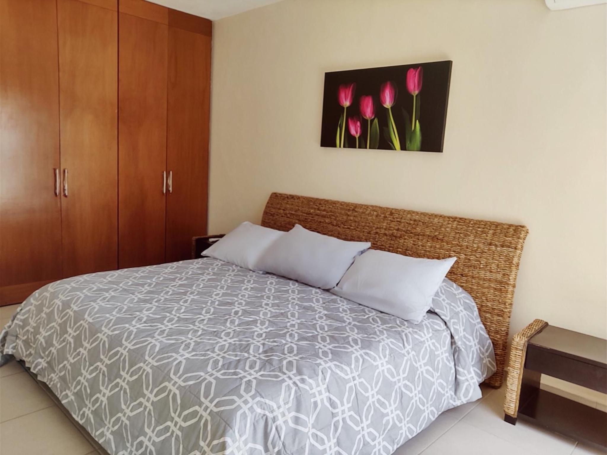 Three-Bedroom Townhouse - Photo 20