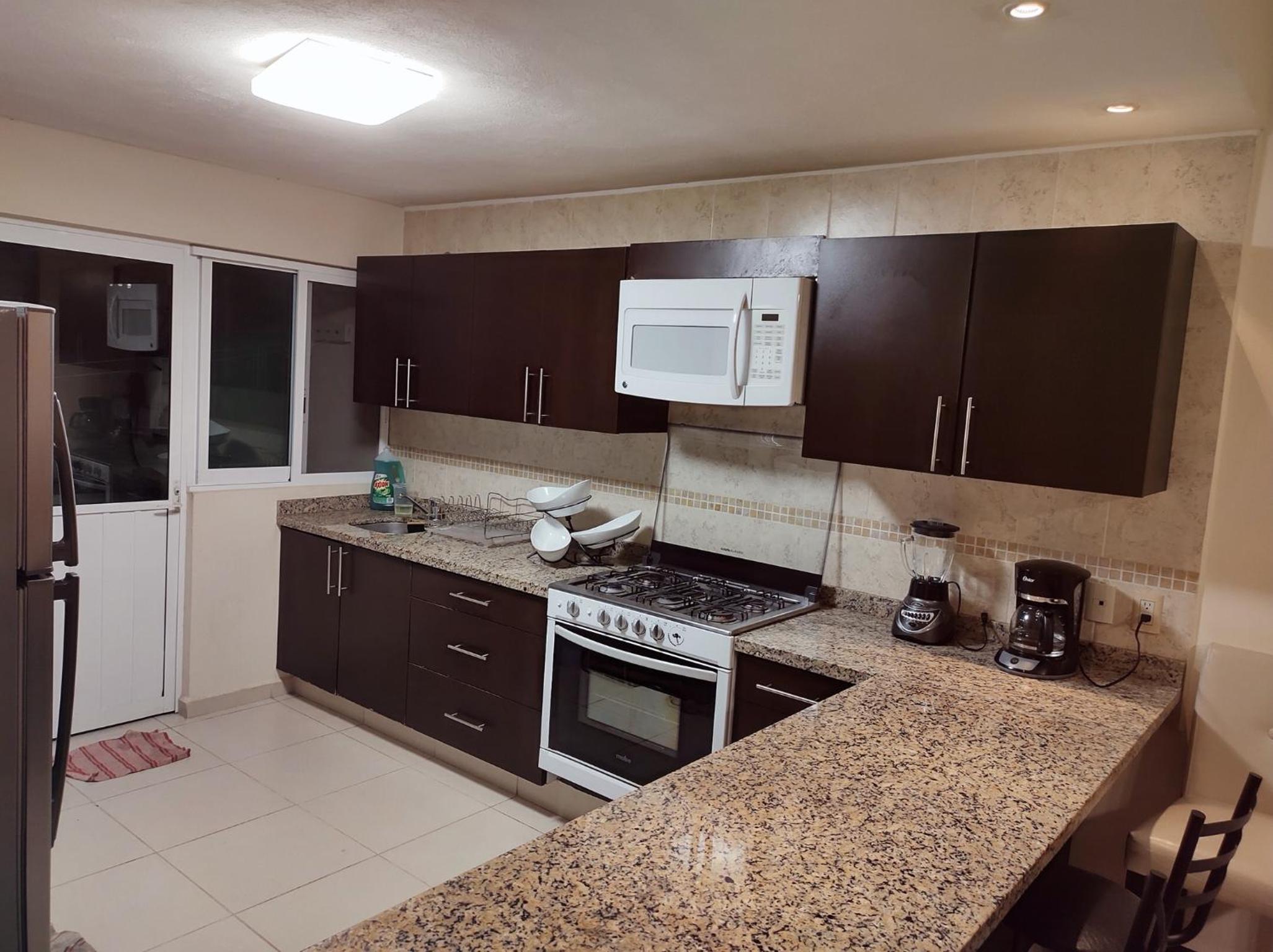 Three-Bedroom Townhouse - Photo 6