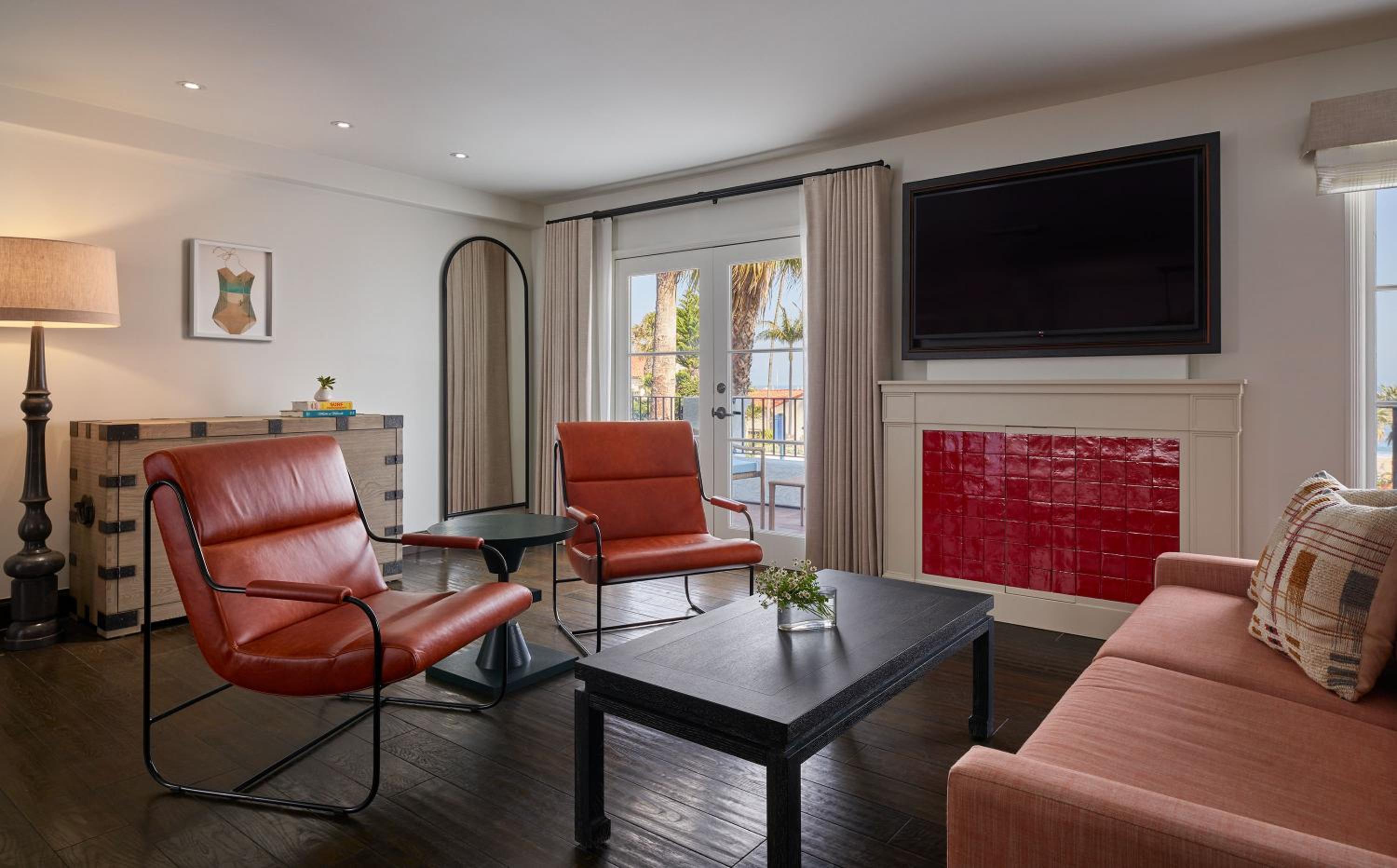 Deluxe King Suite with Ocean View - Photo 5