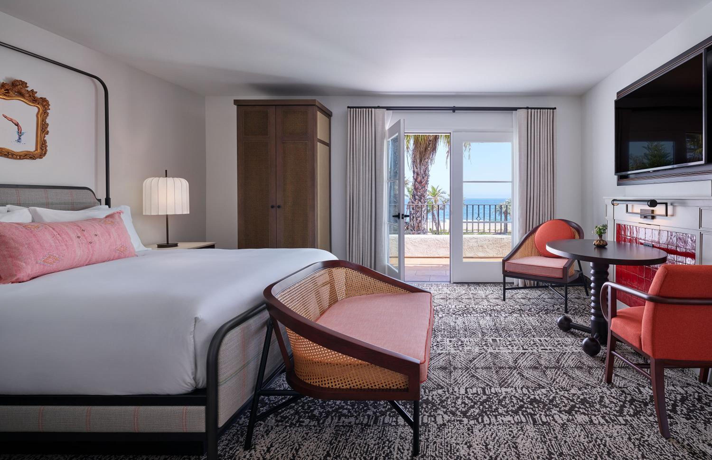 King Room with Balcony and Ocean View - Photo 3