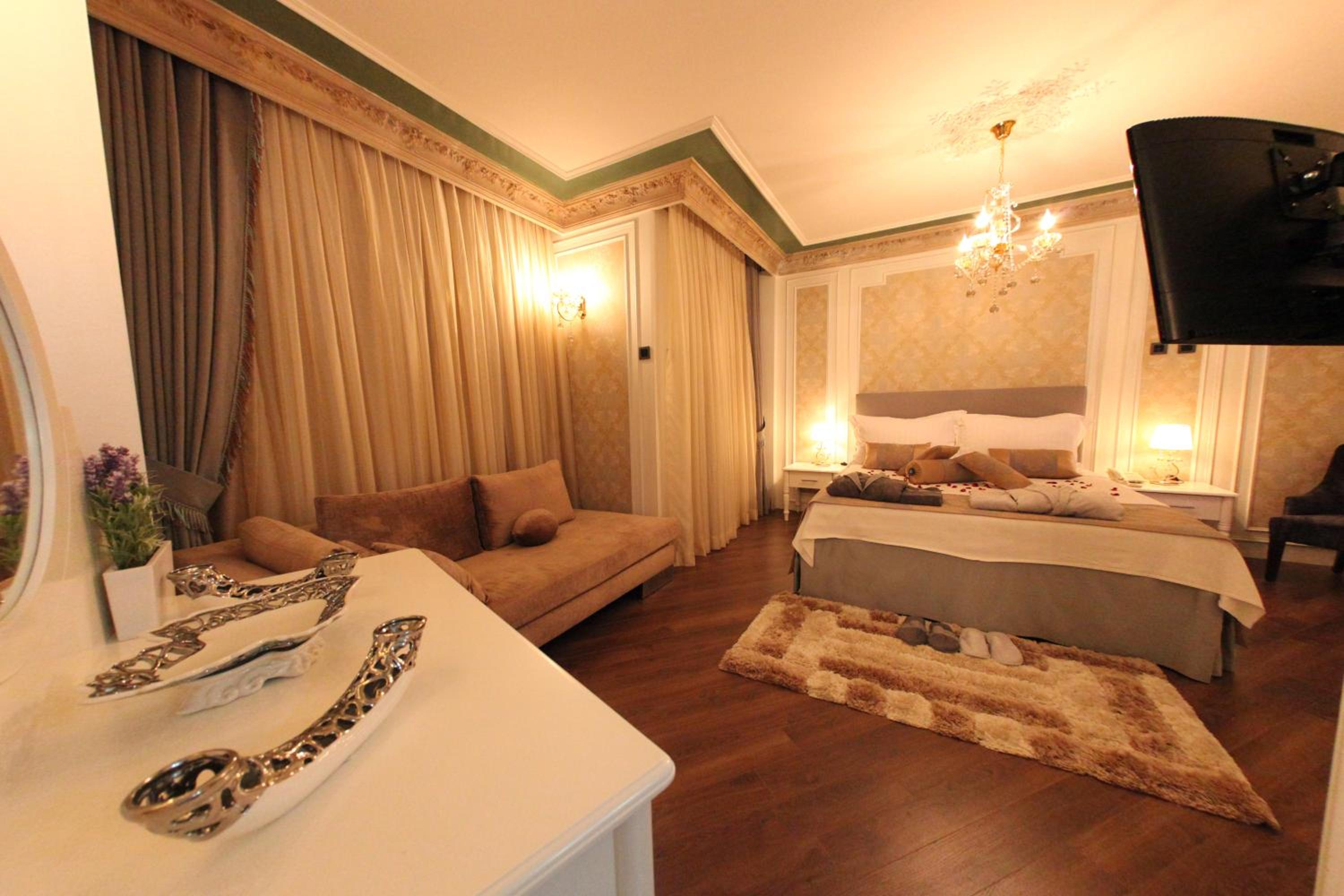 Suite with Spa Bath photo 2