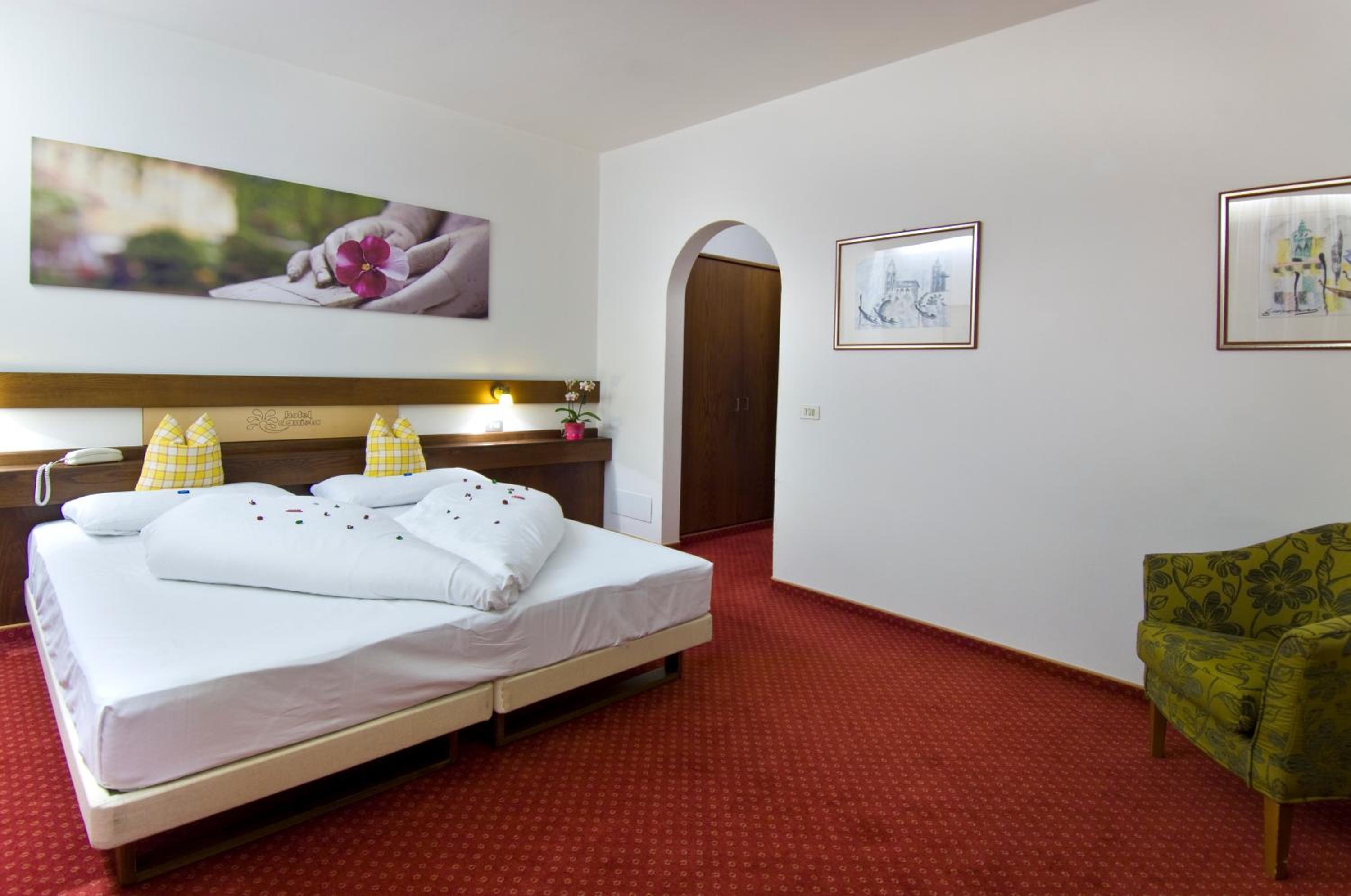 Double Room - Photo 6