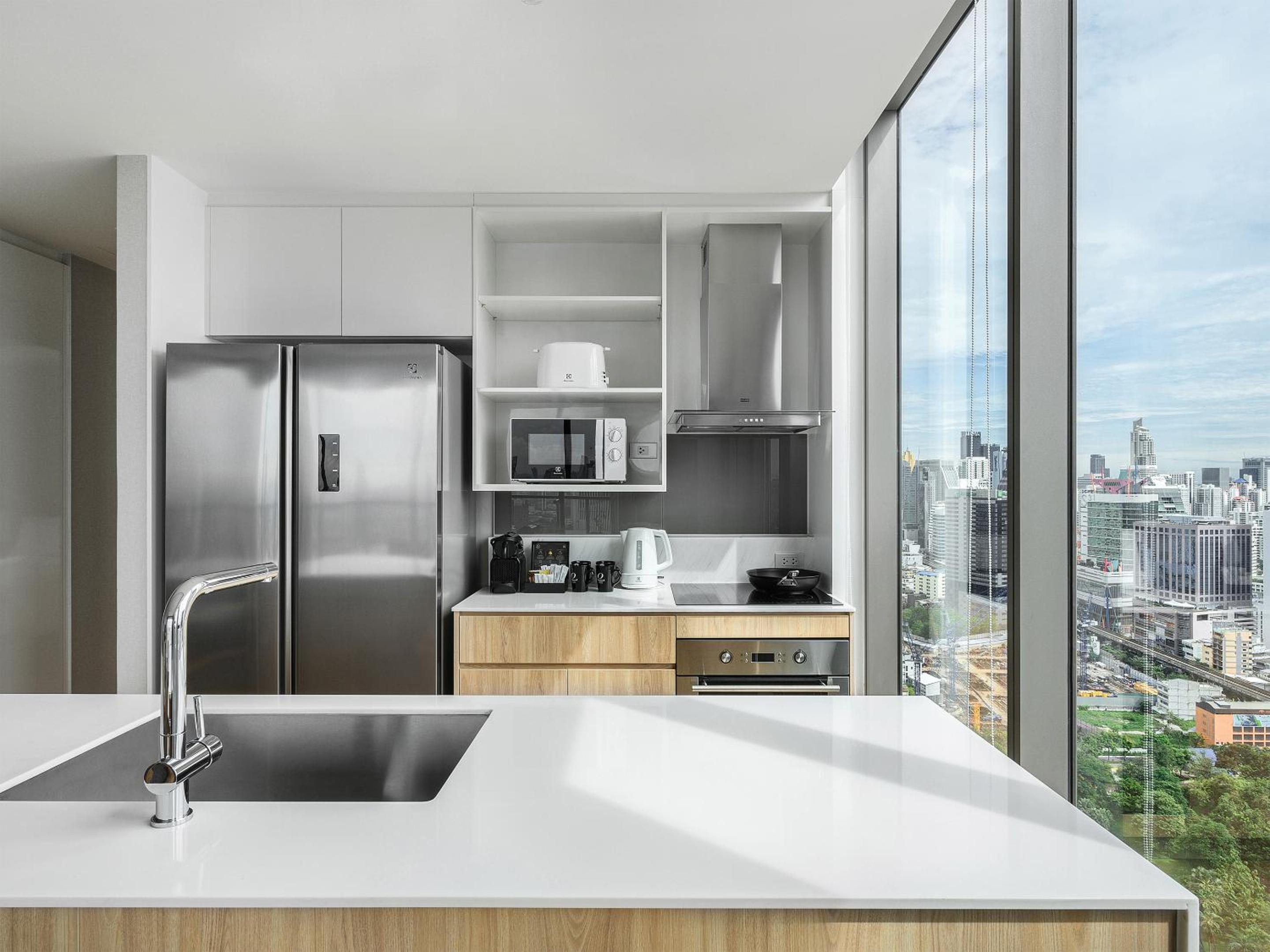 Superior Two-Bedroom Apartment thumbnail 6