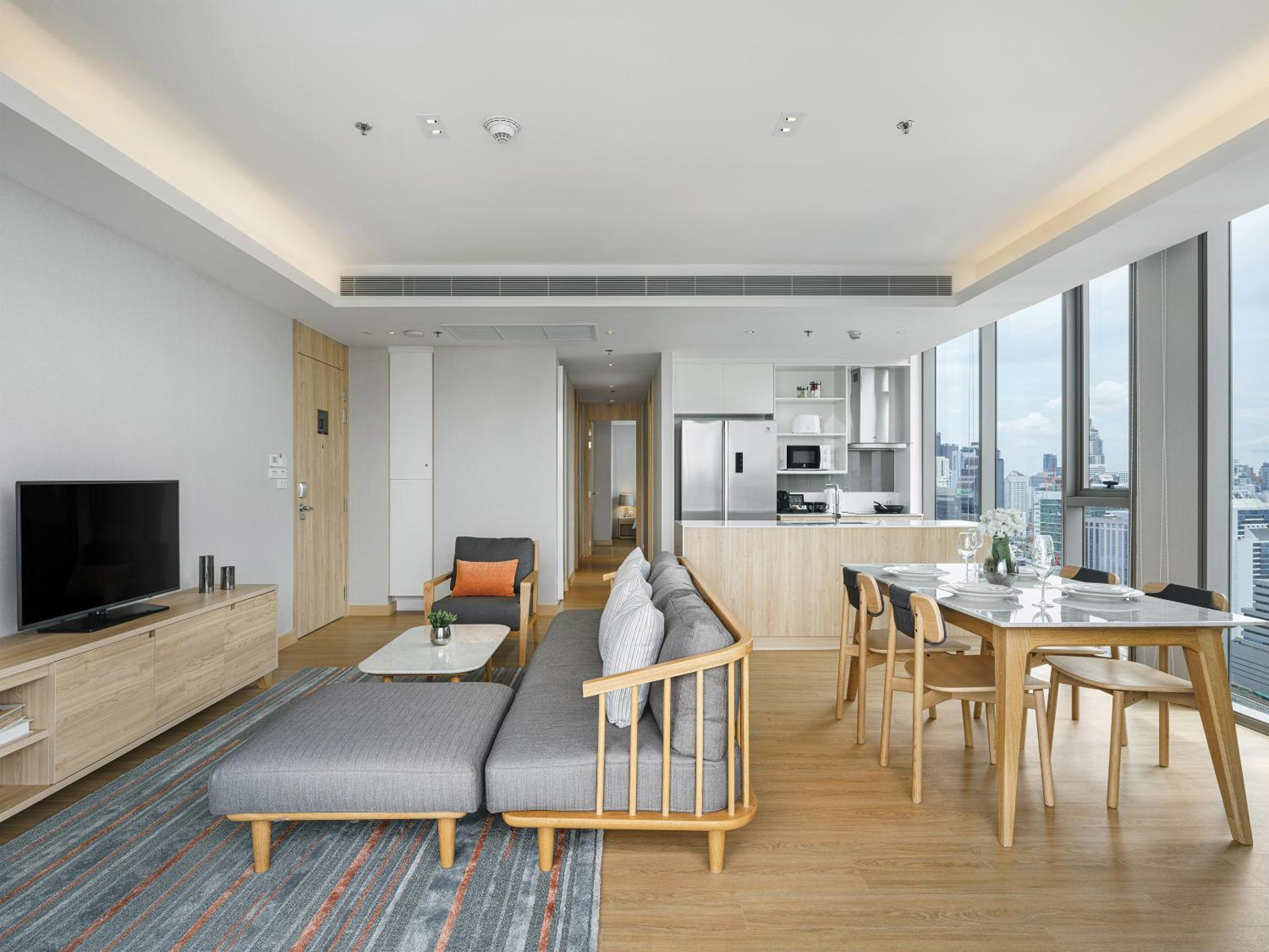 Superior Two-Bedroom Apartment thumbnail 6